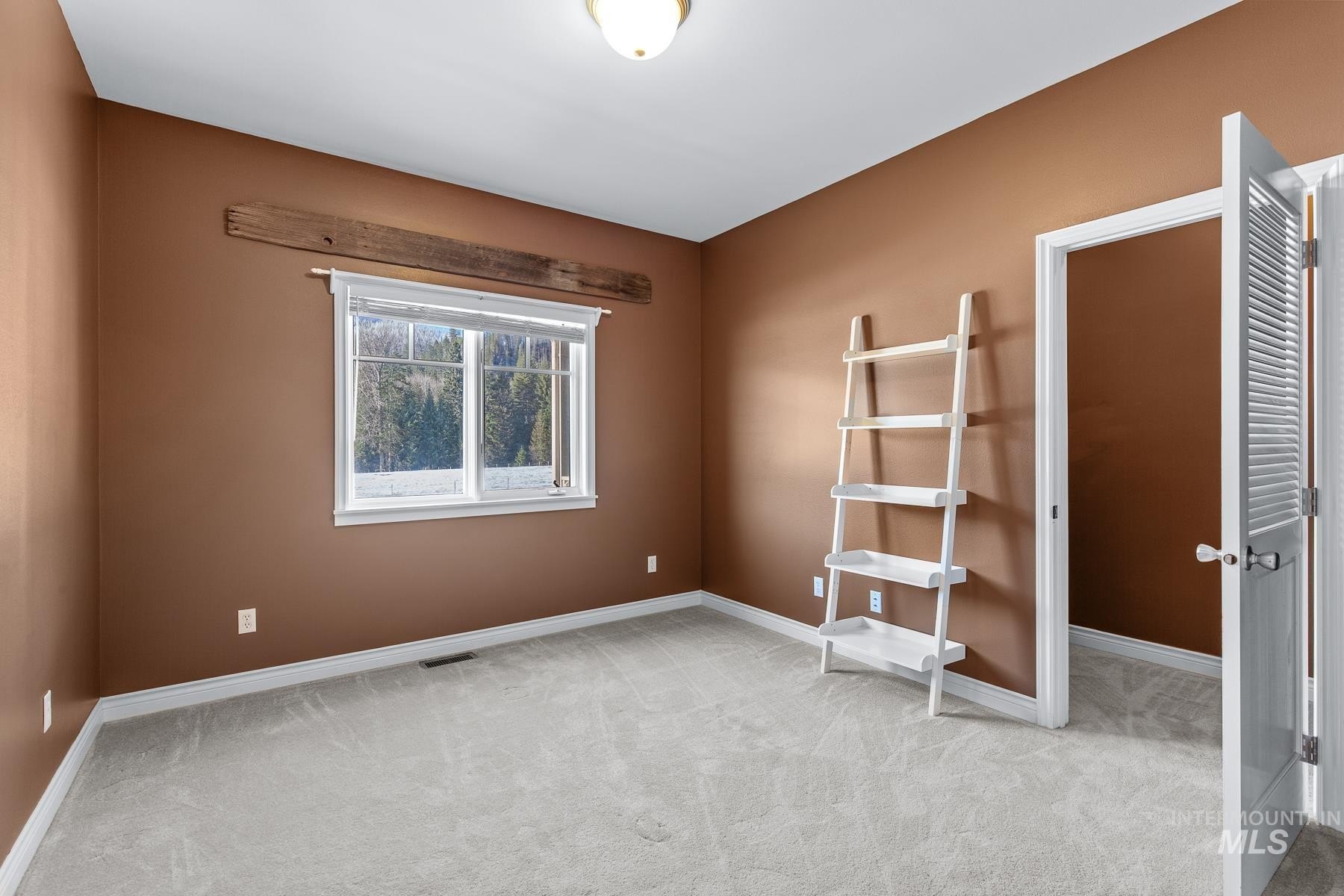 Wallace, Idaho, 83873, United States, 3 Bedrooms Bedrooms, ,3 BathroomsBathrooms,Residential,For Sale,1860475
