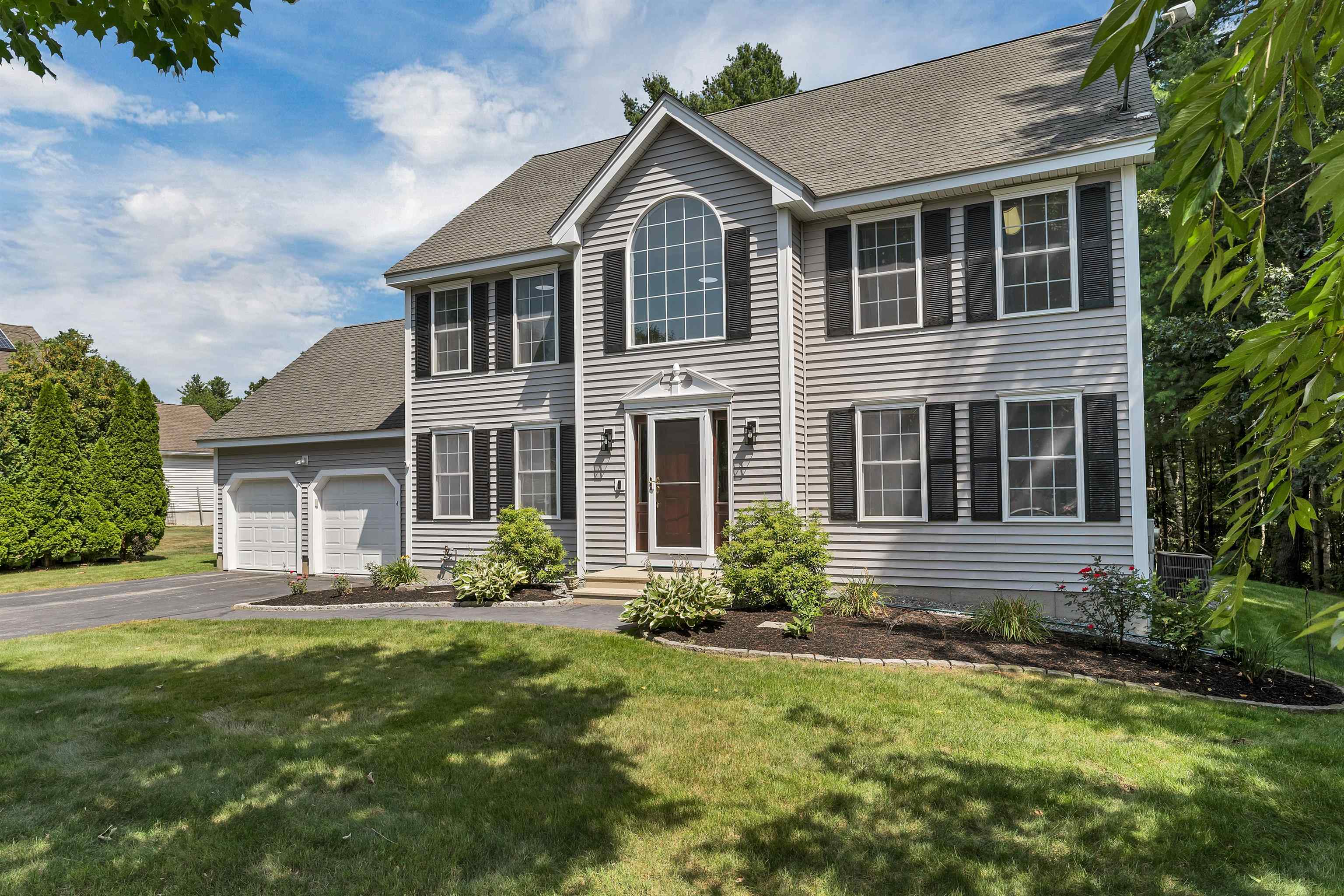 Nashua, New Hampshire, 03062, United States, 4 Bedrooms Bedrooms, ,2 BathroomsBathrooms,Residential,For Sale,1918532