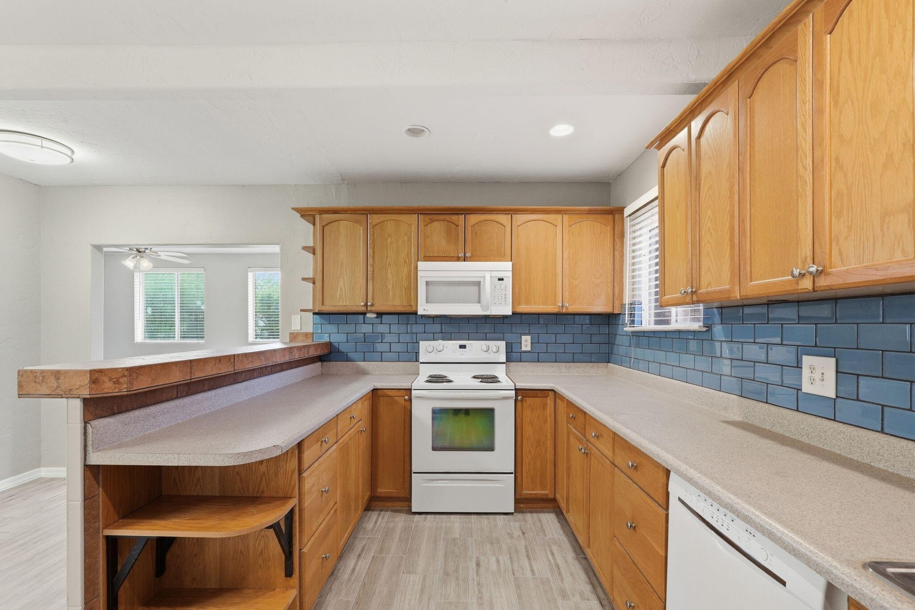 1046 E Clarendon Avenue Phoenix, AZ - 物件實景