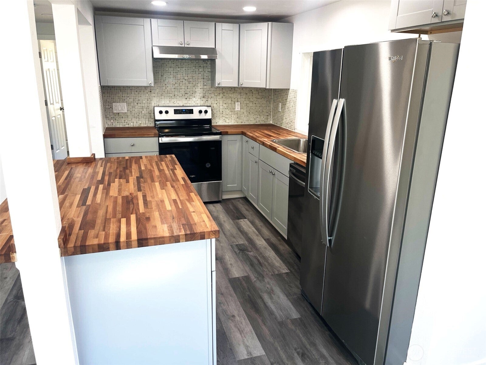 Seattle, Washington, 98178, United States, 4 Bedrooms Bedrooms, ,2 BathroomsBathrooms,Residential,For Sale,1983361