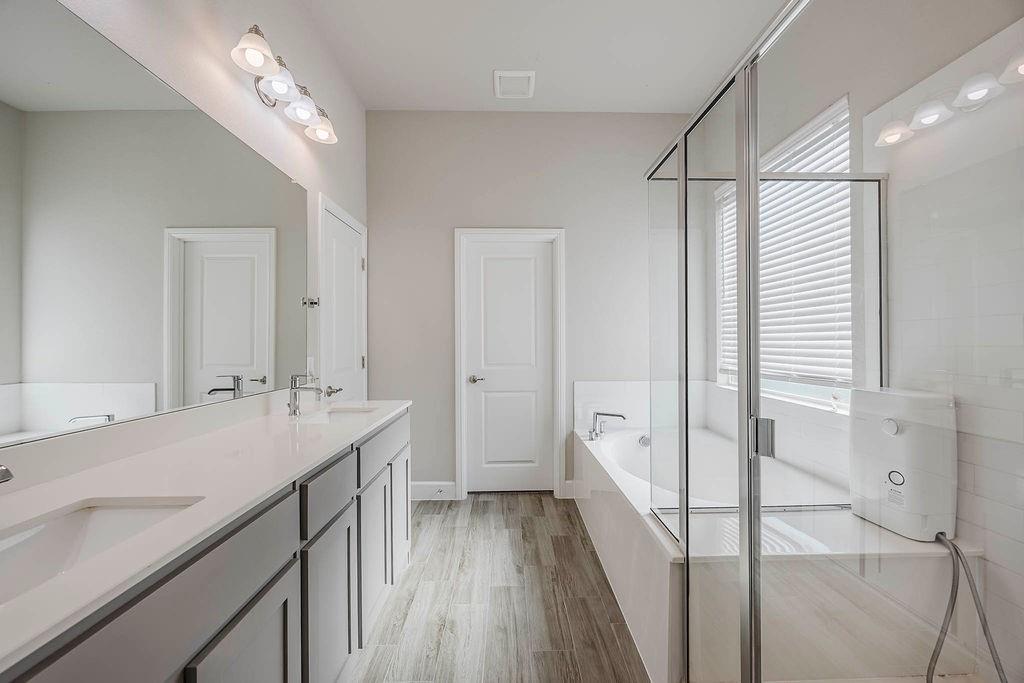 Hickory Creek, Texas, 75065, United States, 5 Bedrooms Bedrooms, ,4 BathroomsBathrooms,Residential,For Sale,1923307
