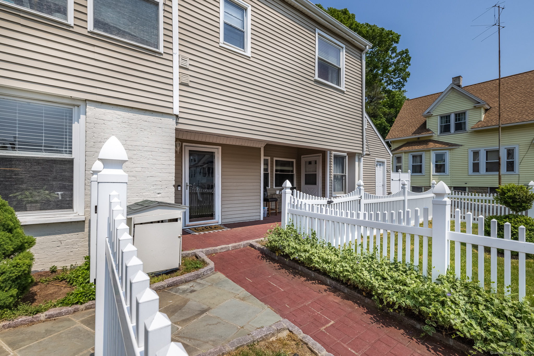Fairfield, Connecticut, 06825, United States, 4 Bedrooms Bedrooms, ,4 BathroomsBathrooms,Residential,For Sale,1951658