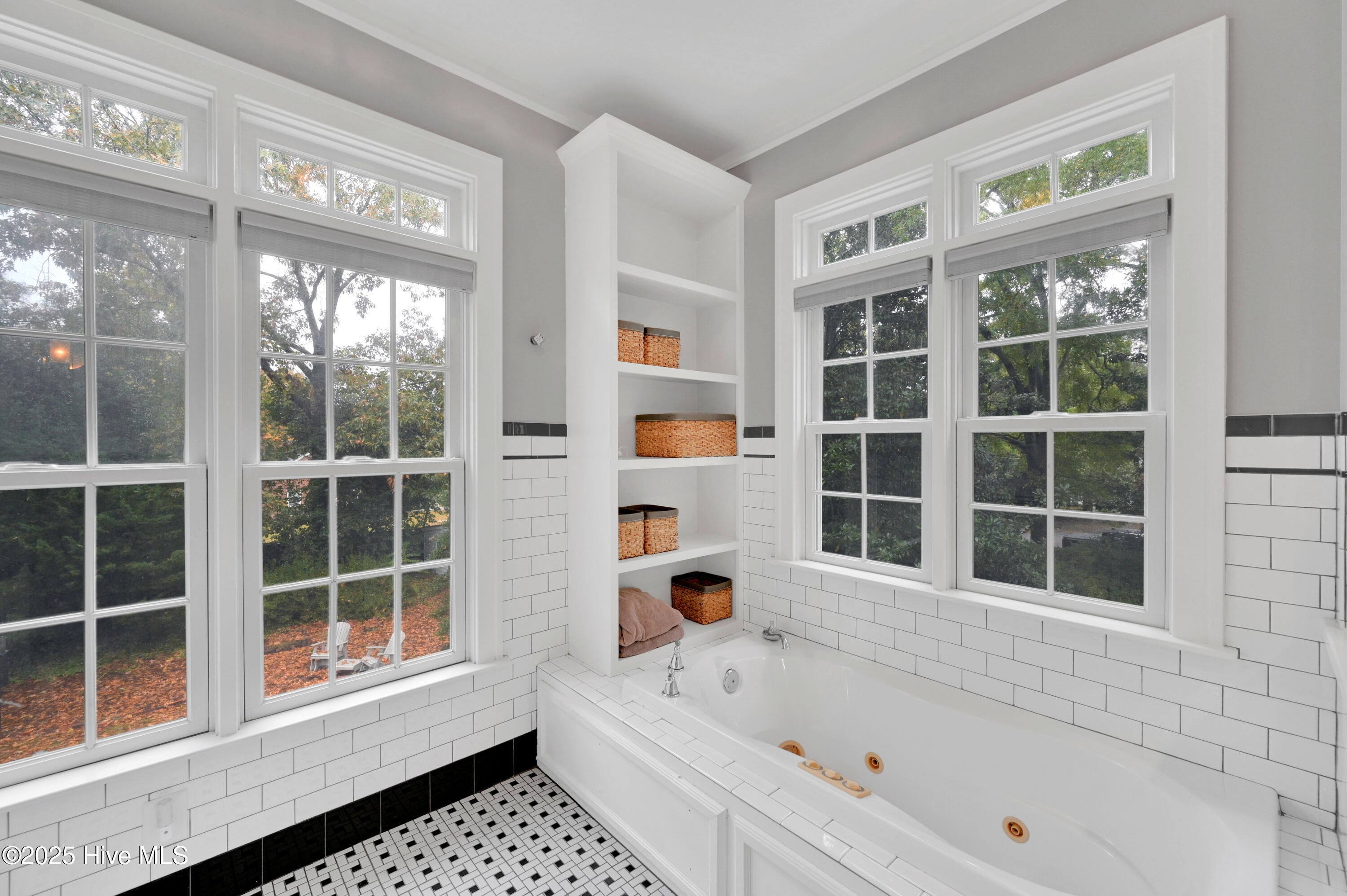 Greenville, North Carolina, 27858, United States, 4 Bedrooms Bedrooms, ,3 BathroomsBathrooms,Residential,For Sale,1985728