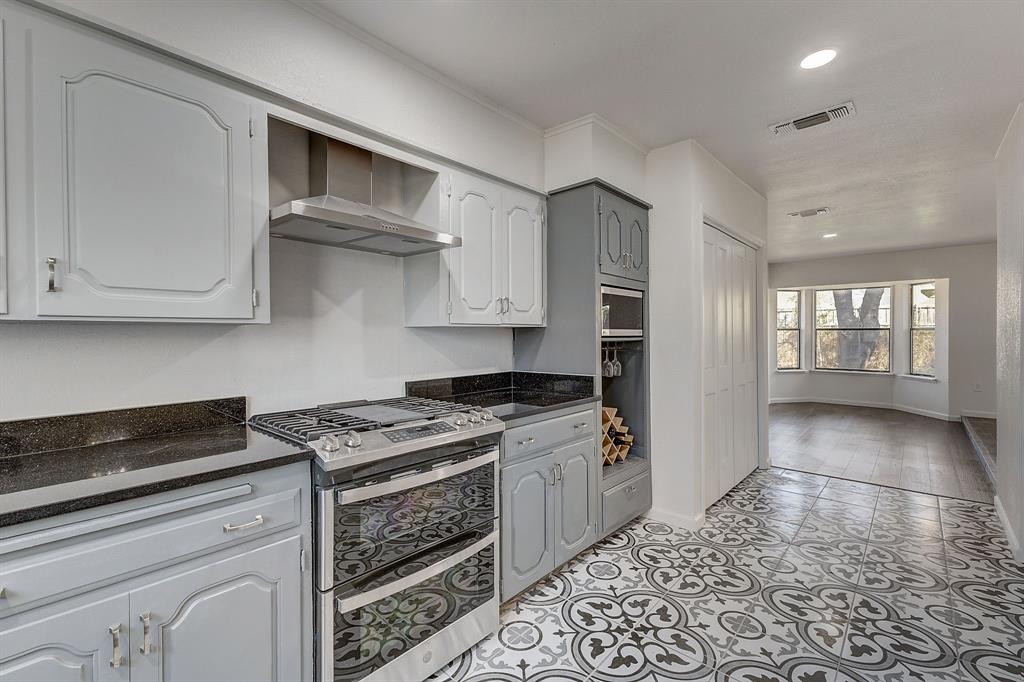 Fort Worth, Texas, 76107, United States, 3 Bedrooms Bedrooms, ,2 BathroomsBathrooms,Residential,For Sale,1915443