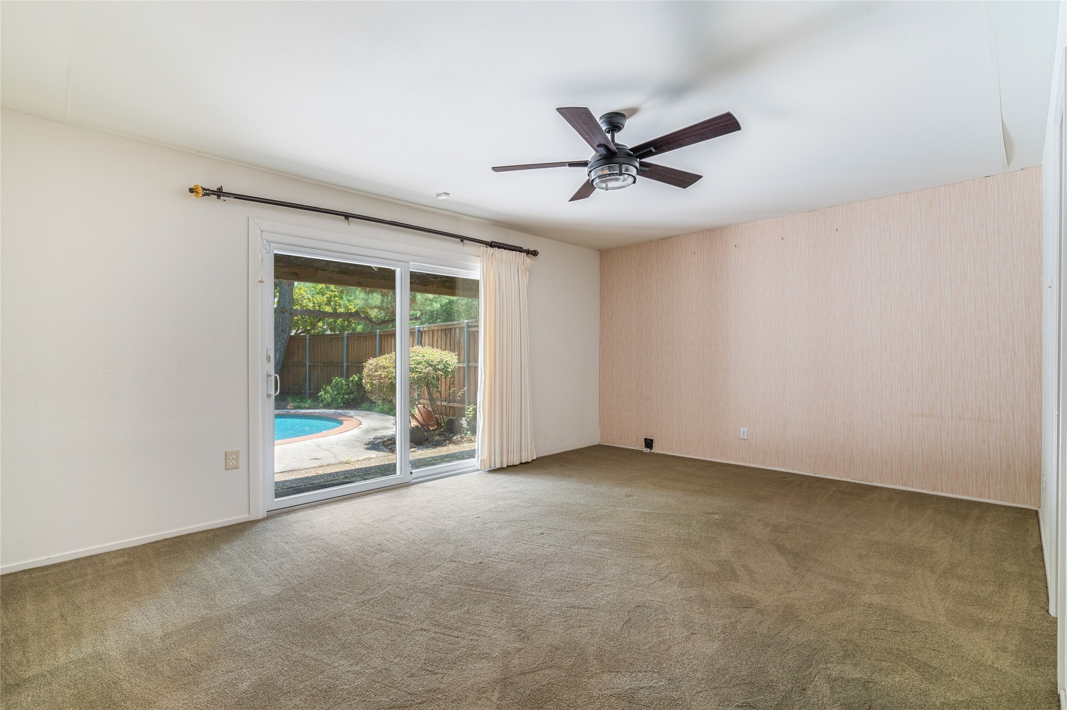 Dallas, Texas, 75244, United States, 4 Bedrooms Bedrooms, ,2 BathroomsBathrooms,Residential,For Sale,1991036