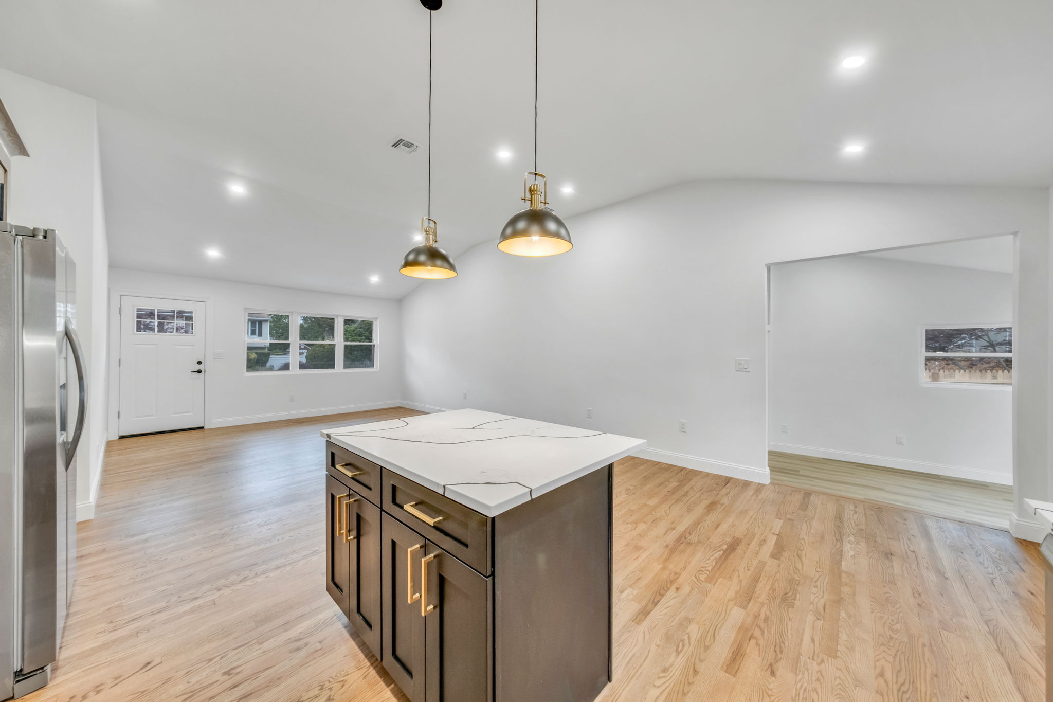 Centereach, New York, 11720, United States, 3 Bedrooms Bedrooms, ,3 BathroomsBathrooms,Residential,For Sale,1851254