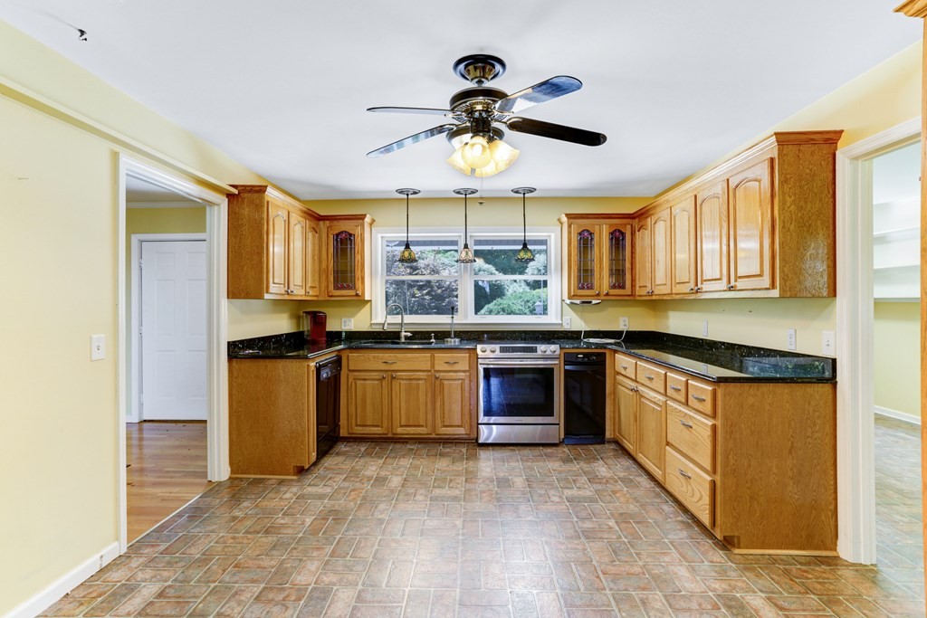 Blairsville, Georgia, 30512, United States, 4 Bedrooms Bedrooms, ,3 BathroomsBathrooms,Residential,For Sale,1930011
