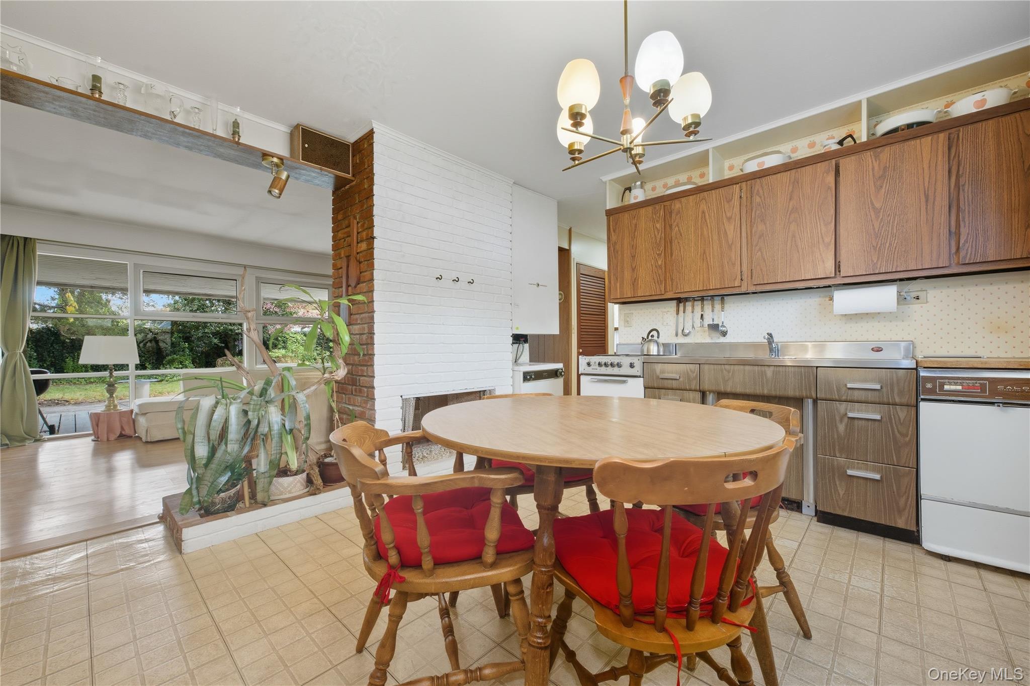 Levittown, New York, 11756, United States, 4 Bedrooms Bedrooms, ,1 BathroomBathrooms,Residential,For Sale,1987687