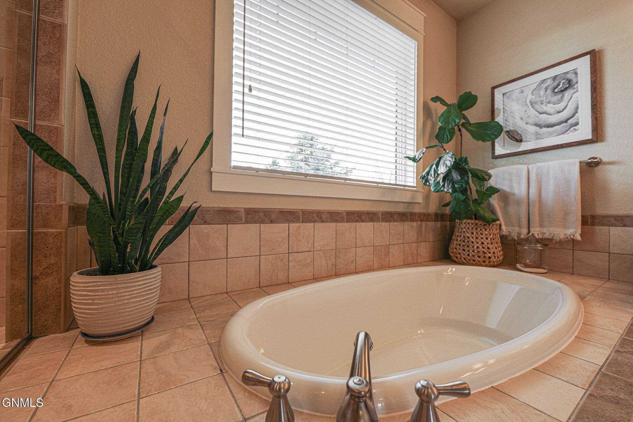 Bismarck, North Dakota, 58503, United States, 6 Bedrooms Bedrooms, ,5 BathroomsBathrooms,Residential,For Sale,1980273