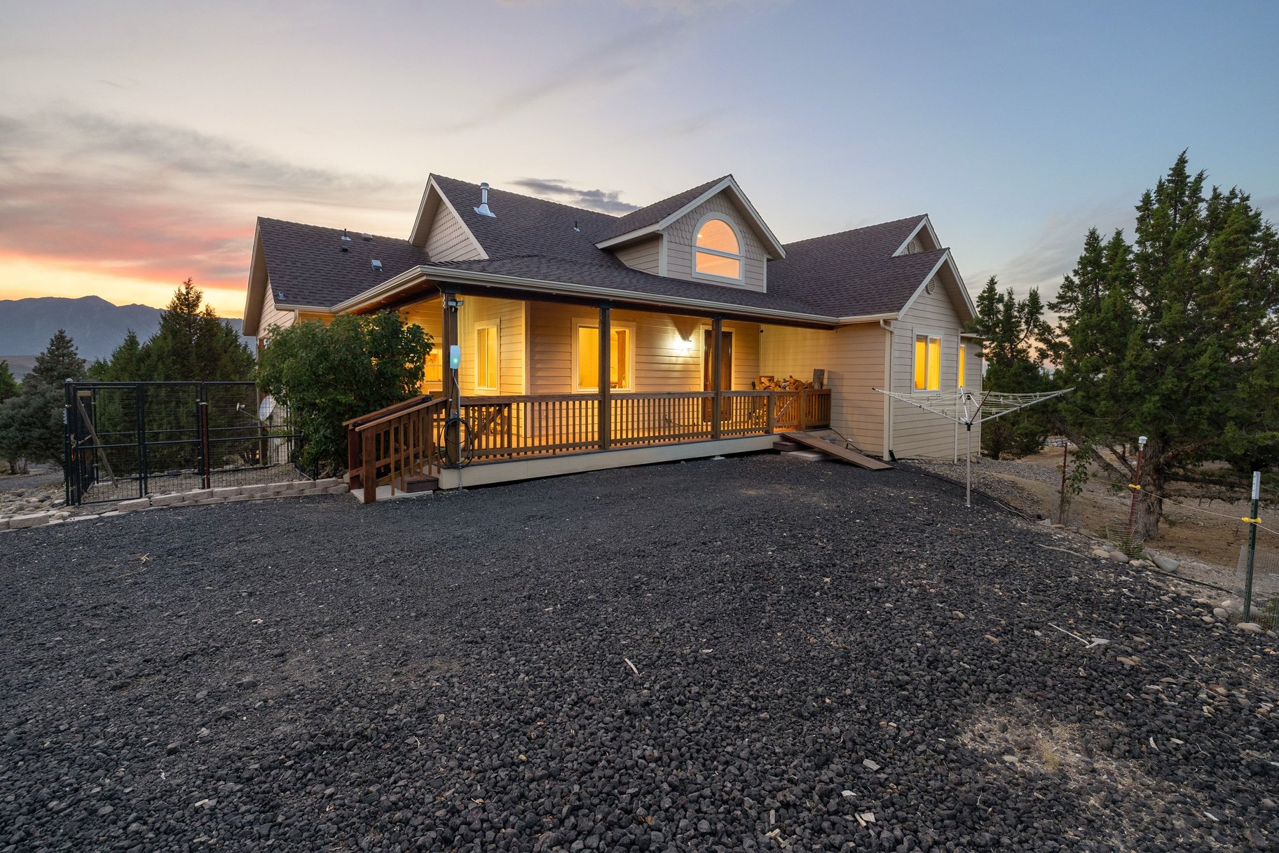  665 Rocking Horse Road - 物件實景