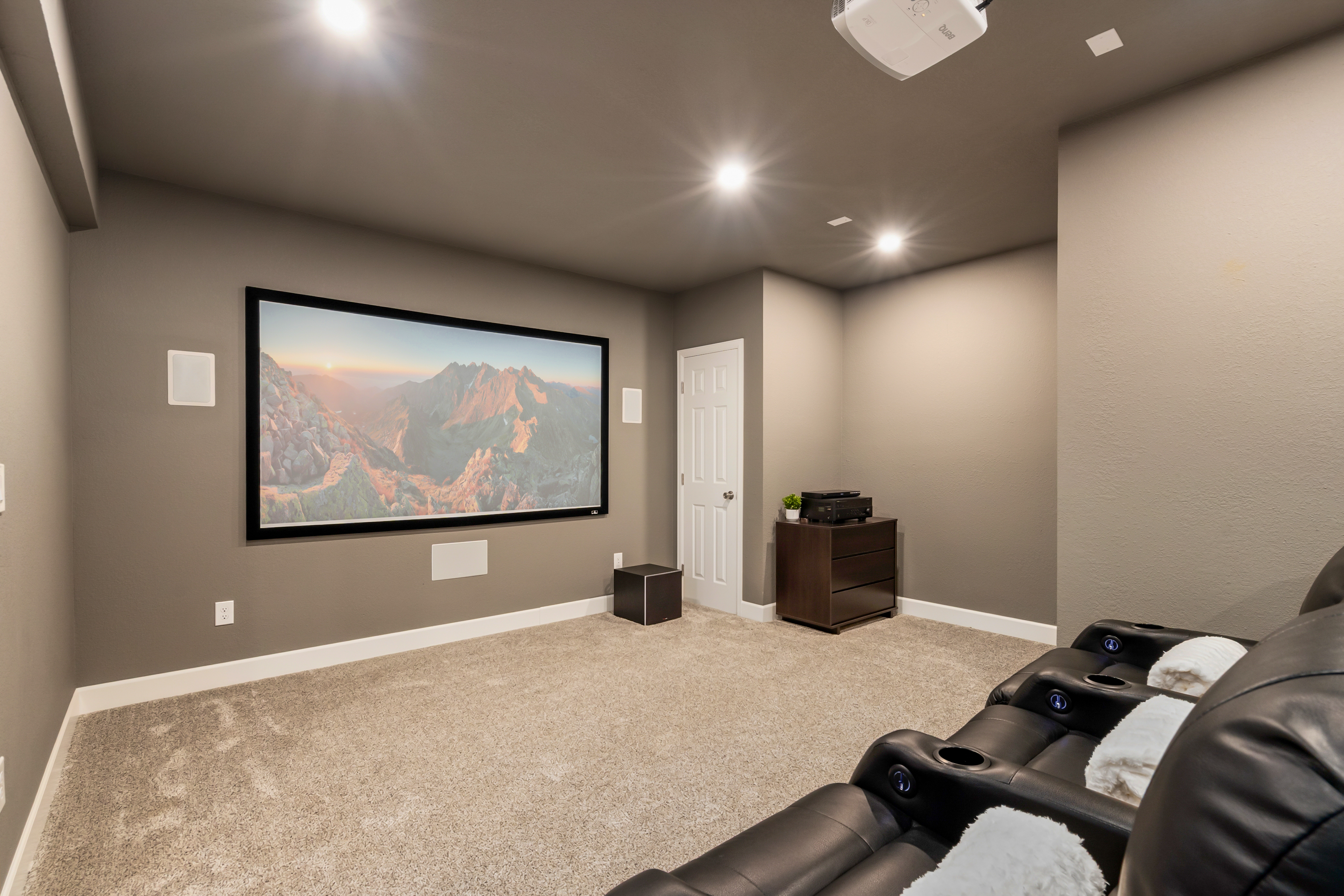  Luxuriously Renovated Home Overlooking Hole 15 of the Ptarmigan Country Club - 物件實景