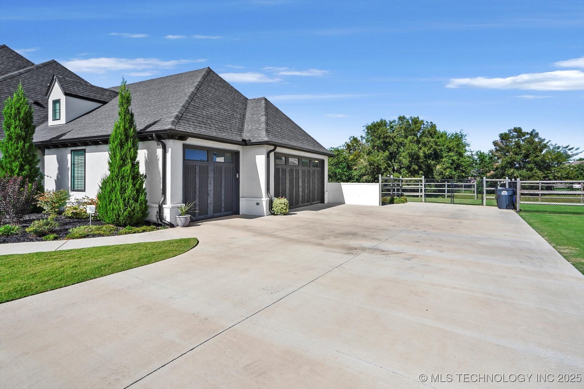 Owasso, Oklahoma, 74055, United States, 3 Bedrooms Bedrooms, ,4 BathroomsBathrooms,Residential,For Sale,1986225