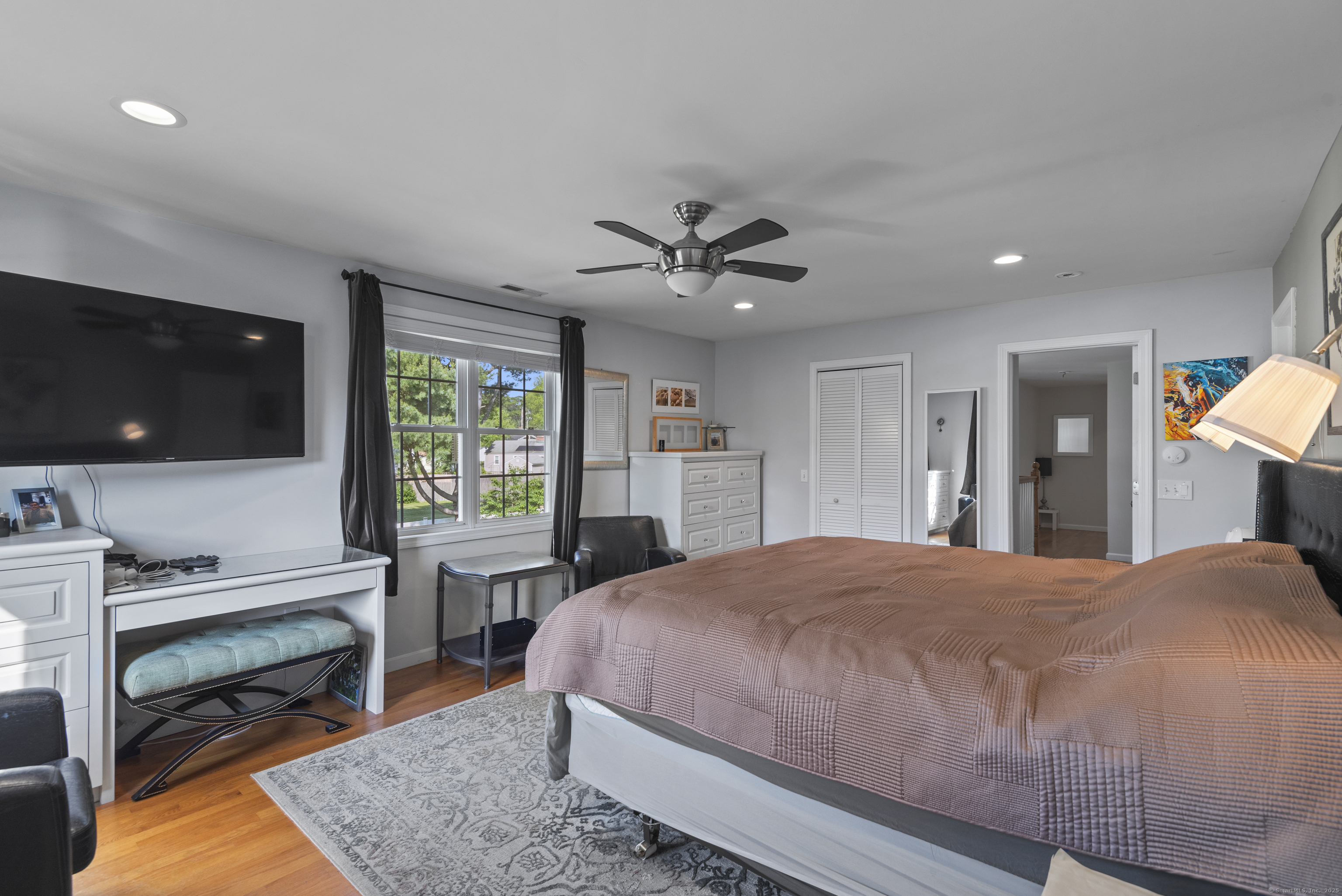 Milford, Connecticut, 06460, United States, 4 Bedrooms Bedrooms, ,3 BathroomsBathrooms,Residential,For Sale,1848853