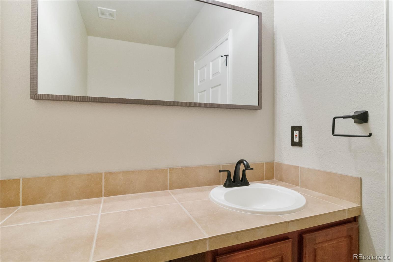 Aurora, Colorado, 80014, United States, 4 Bedrooms Bedrooms, ,Residential,For Sale,1986115