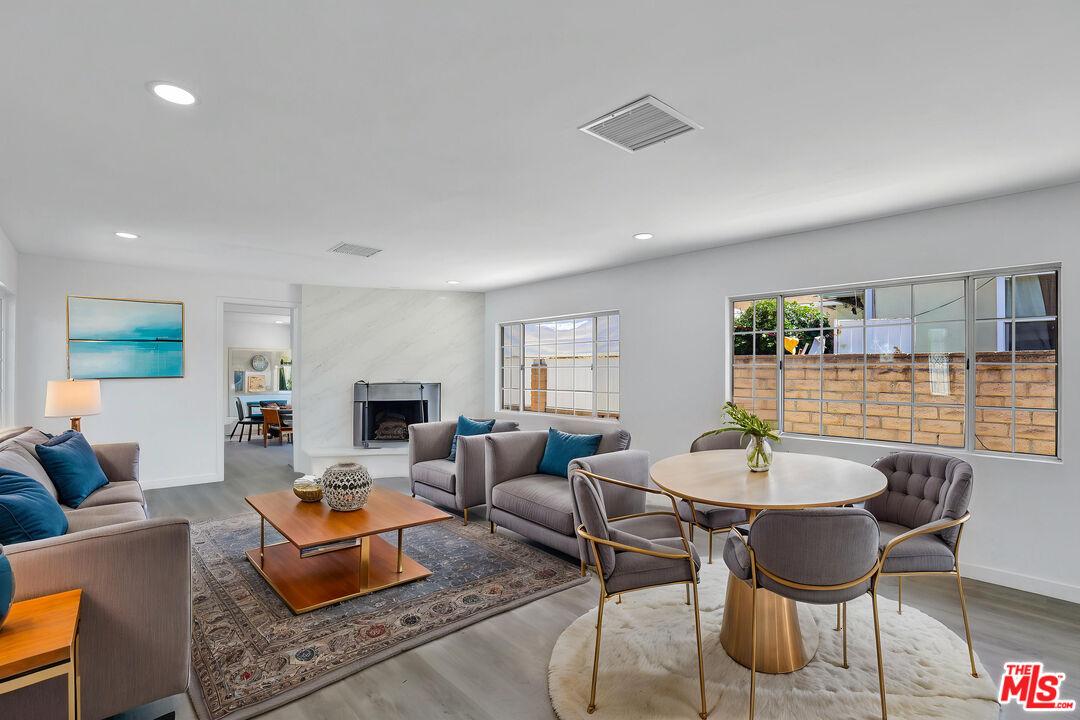 Reseda, California, 91335, United States, 10 Bedrooms Bedrooms, ,Residential,For Sale,1906500