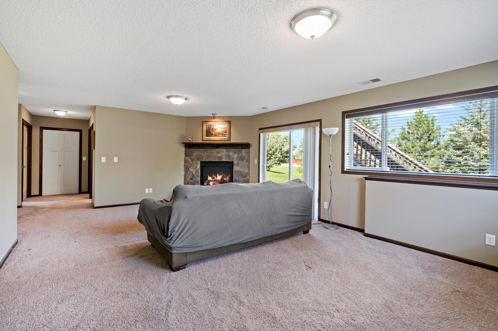 Shakopee, Minnesota, 55379, United States, 5 Bedrooms Bedrooms, ,2 BathroomsBathrooms,Residential,For Sale,1918771