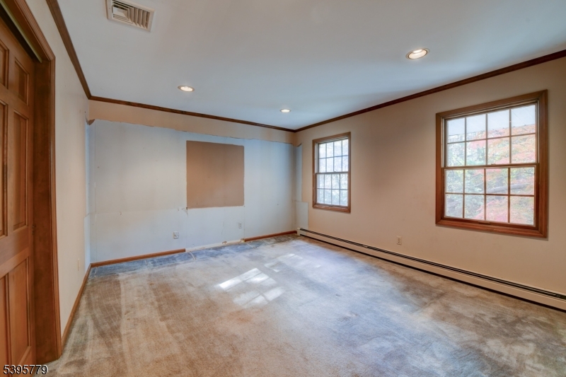 Kinnelon Boro, New Jersey, 07405, United States, 3 Bedrooms Bedrooms, ,3 BathroomsBathrooms,Residential,For Sale,1989629