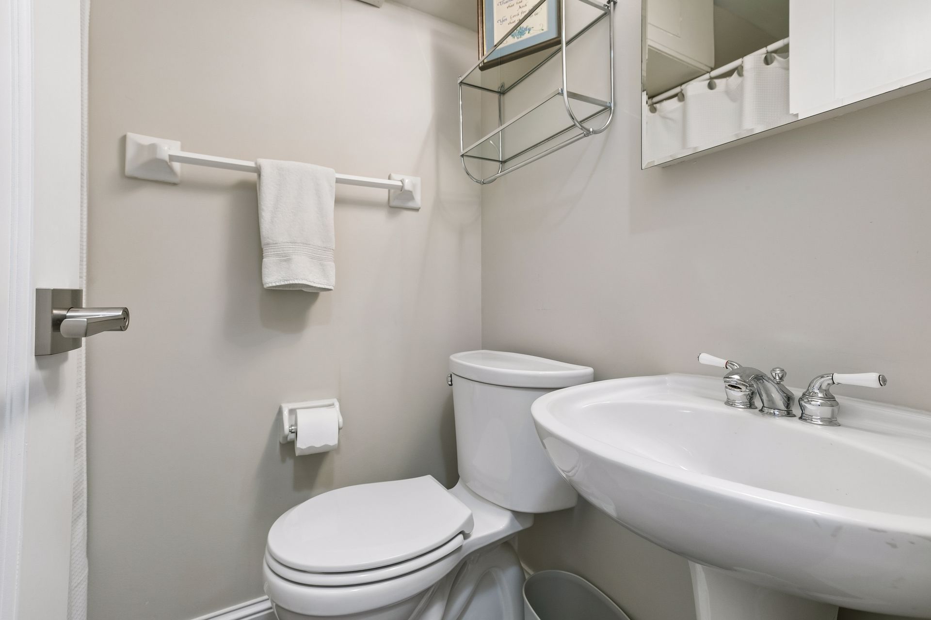  Updated Townhome with Beautiful Green Space Near Lake of the Isles - 物件實景