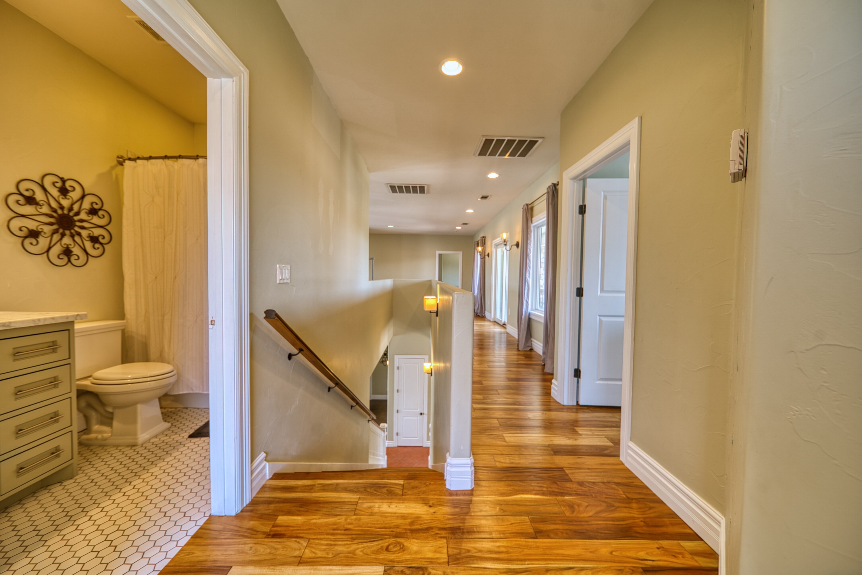 Carlsbad, New Mexico, 88220, United States, 5 Bedrooms Bedrooms, ,4 BathroomsBathrooms,Residential,For Sale,1974334