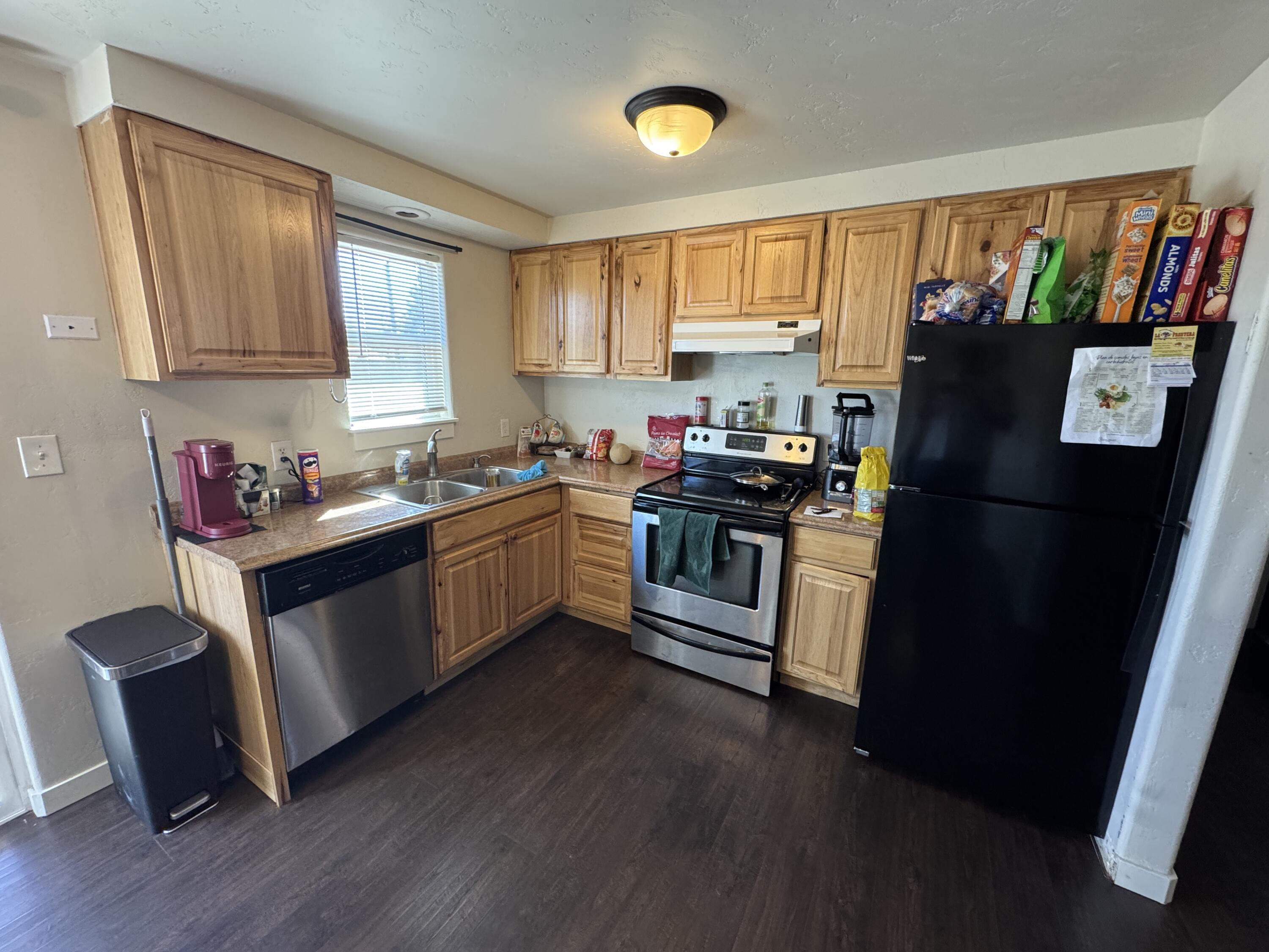 Redmond, Oregon, 97756, United States, ,Residential,For Sale,1937822