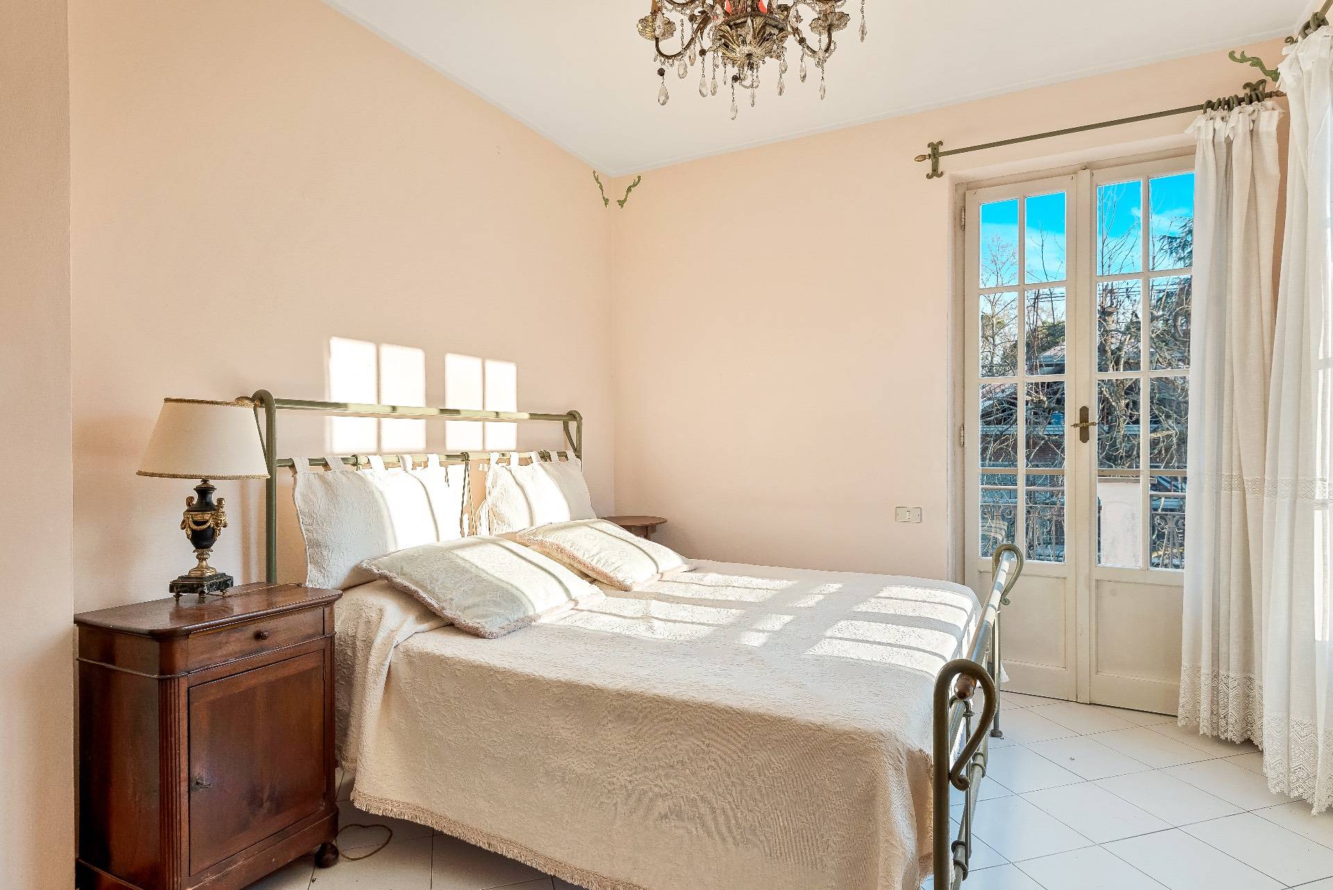 Massa, Massa-Carrara, 54100, IT, 4 Bedrooms Bedrooms, ,4 BathroomsBathrooms,Residential,For Sale,1688477