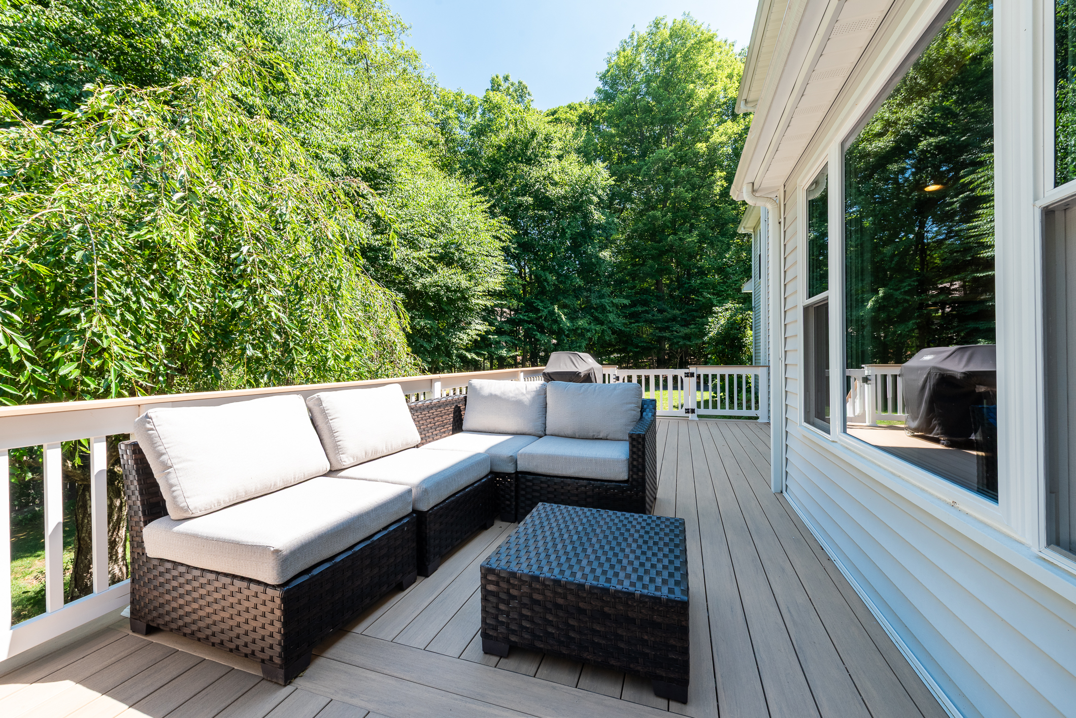  Classic Colonial Nestled on 3 Private Acres in Autumn Ridge - 物件實景