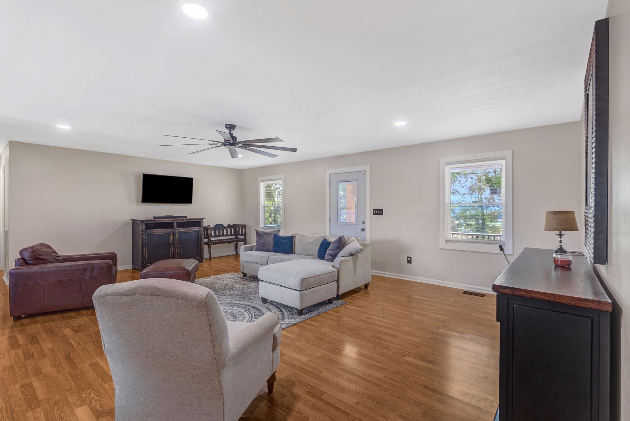 Pulaski, Tennessee, 38478, United States, 4 Bedrooms Bedrooms, ,2 BathroomsBathrooms,Residential,For Sale,1932287