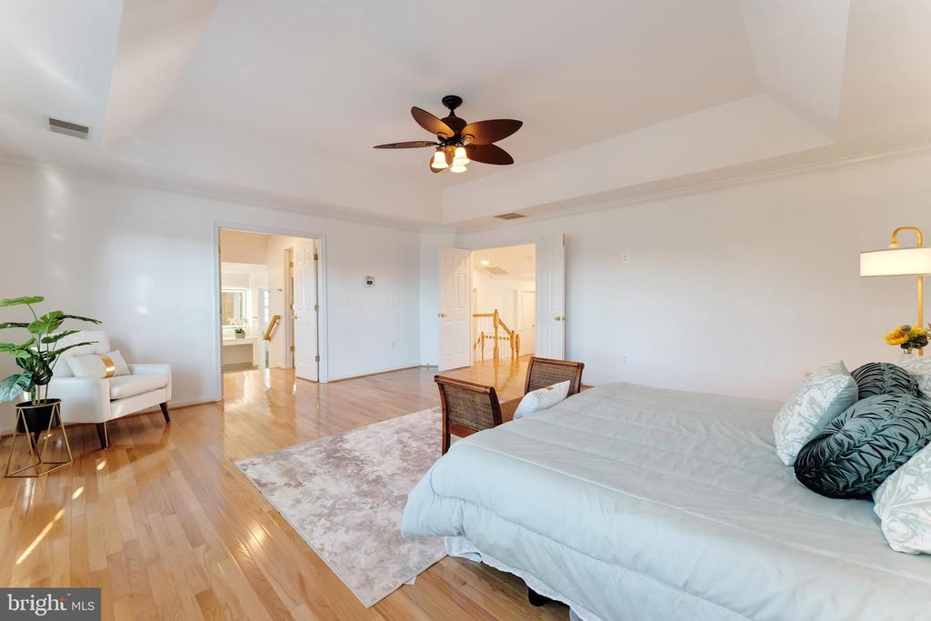 Lorton, Virginia, 22079, United States, 5 Bedrooms Bedrooms, ,4 BathroomsBathrooms,Residential,For Sale,2001485