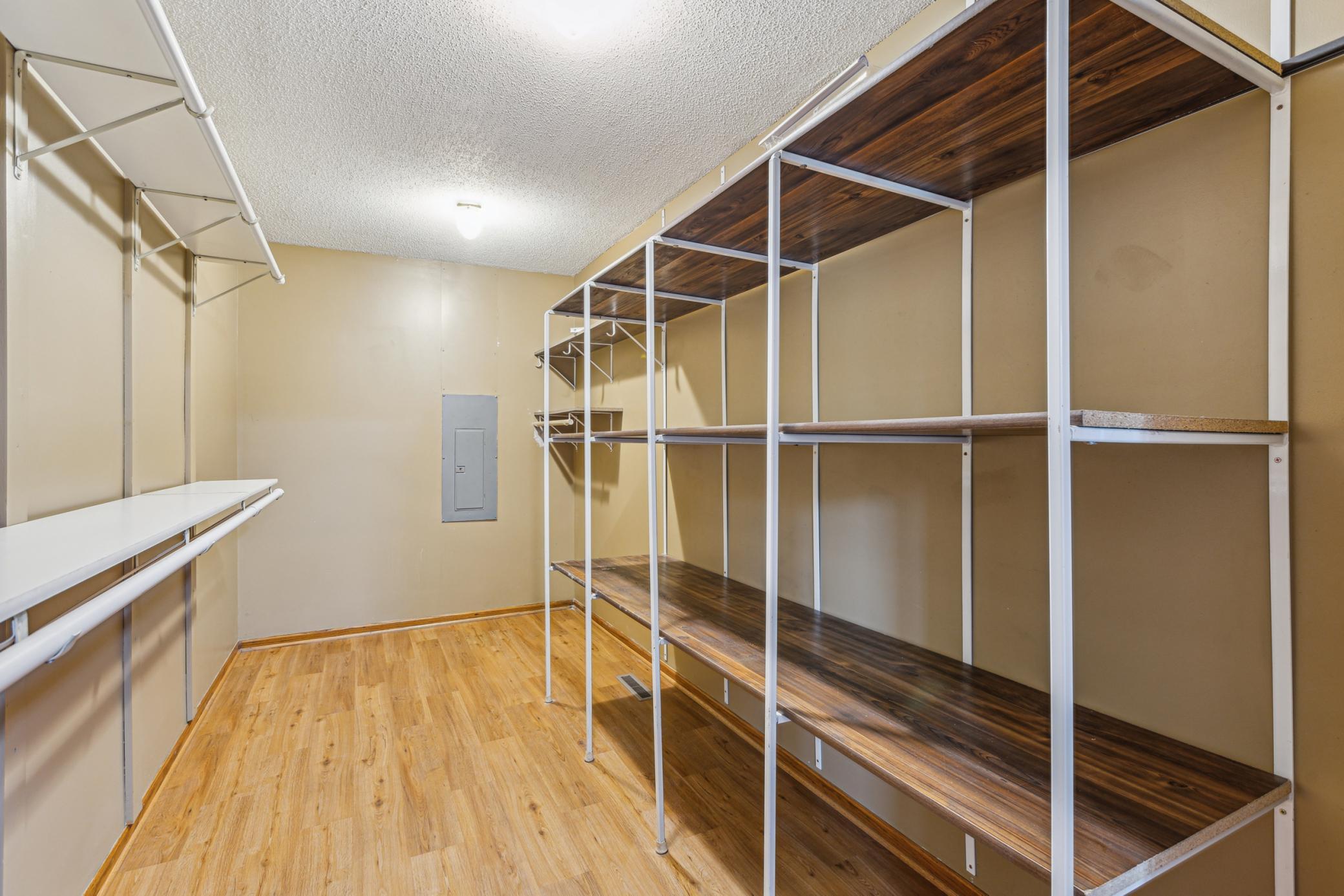 Orrock Twp, Minnesota, 55309, United States, 2 Bedrooms Bedrooms, ,1 BathroomBathrooms,Residential,For Sale,1994432