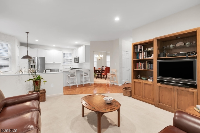 Bernards Twp., New Jersey, 07920, United States, 5 Bedrooms Bedrooms, ,3 BathroomsBathrooms,Residential,For Sale,1992949