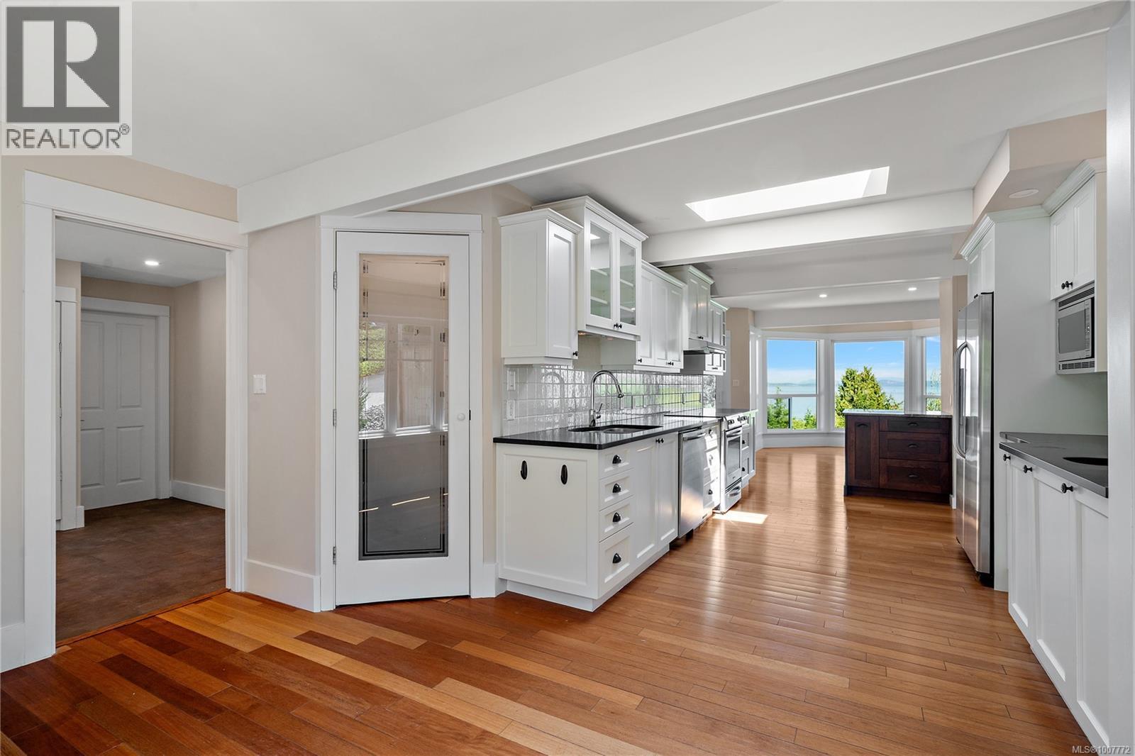 SAANICH, British Columbia, V8Y 2G1, CA, 4 Bedrooms Bedrooms, ,3 BathroomsBathrooms,Residential,For Sale,1906364