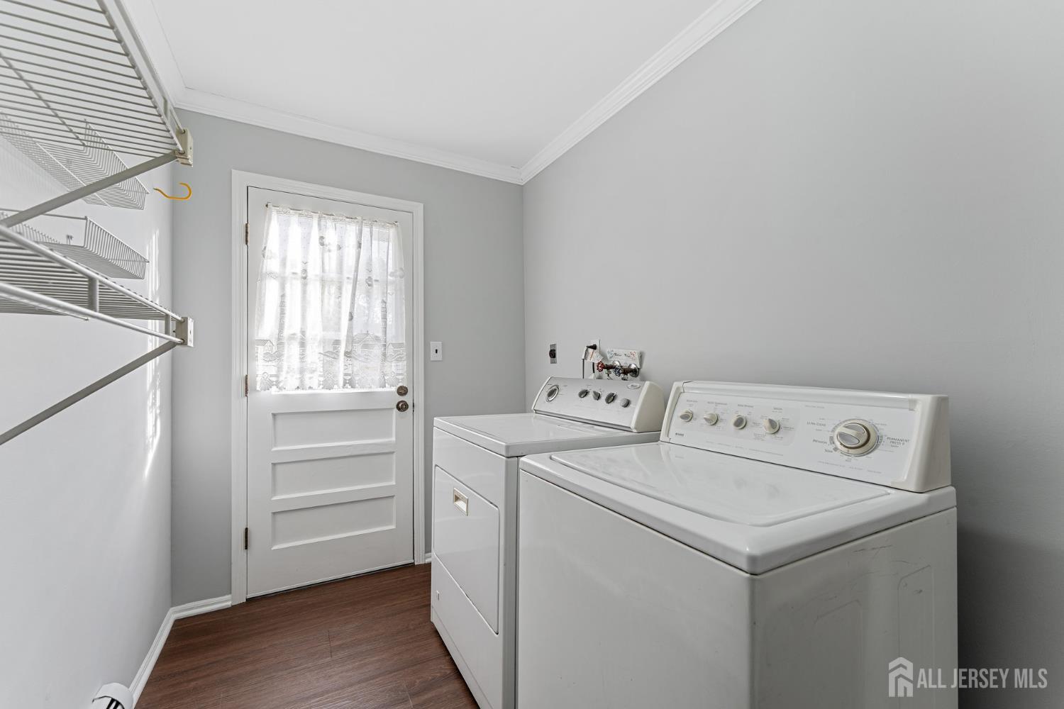 Middlesex, New Jersey, 08846, United States, 4 Bedrooms Bedrooms, ,3 BathroomsBathrooms,Residential,For Sale,1968933