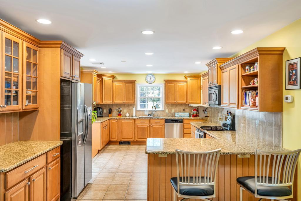 Islip Terrace, New York, 11752, United States, 3 Bedrooms Bedrooms, ,3 BathroomsBathrooms,Residential,For Sale,1898888