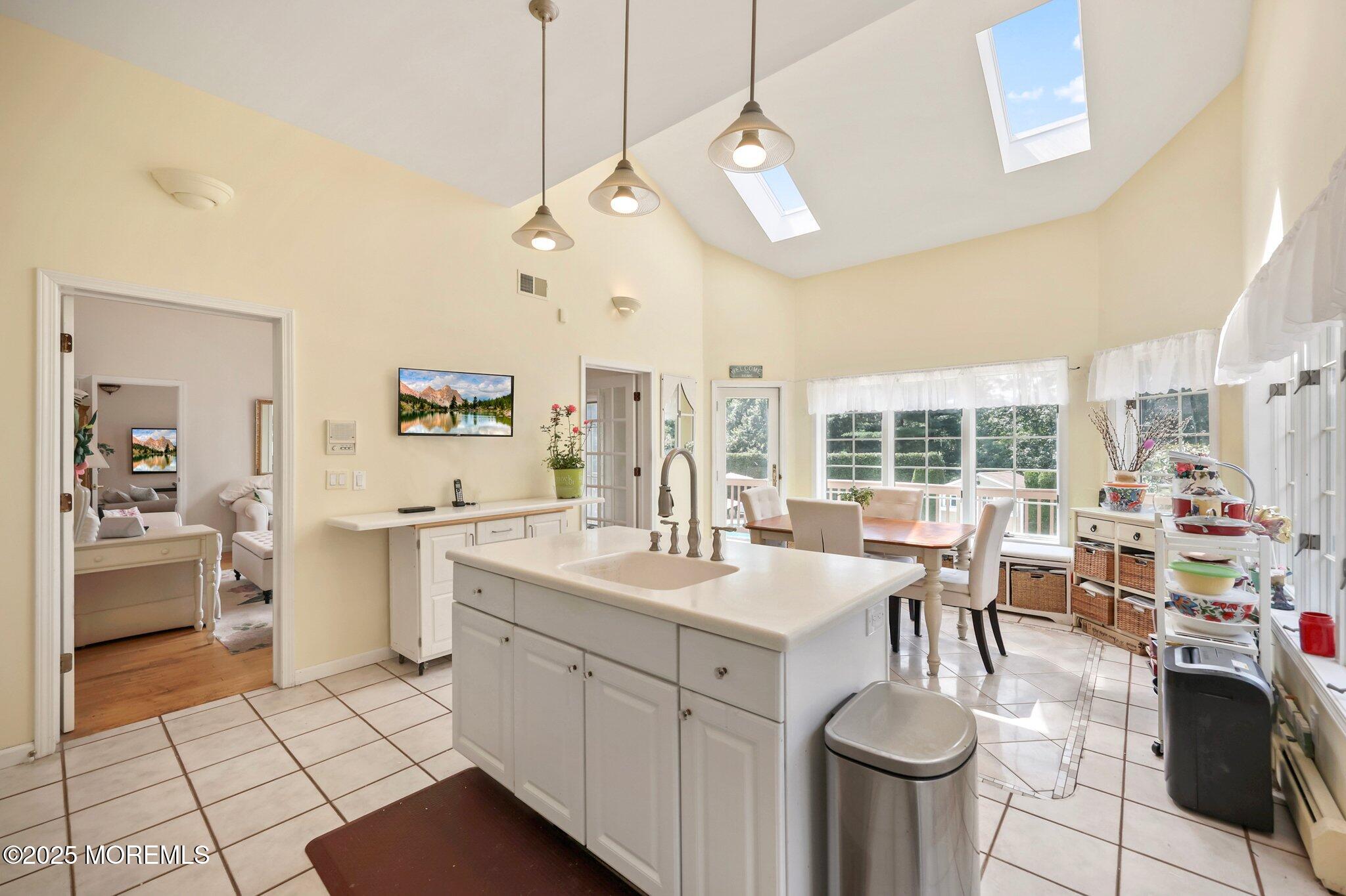 Manalapan, New Jersey, 07726, United States, 5 Bedrooms Bedrooms, ,7 BathroomsBathrooms,Residential,For Sale,1979083