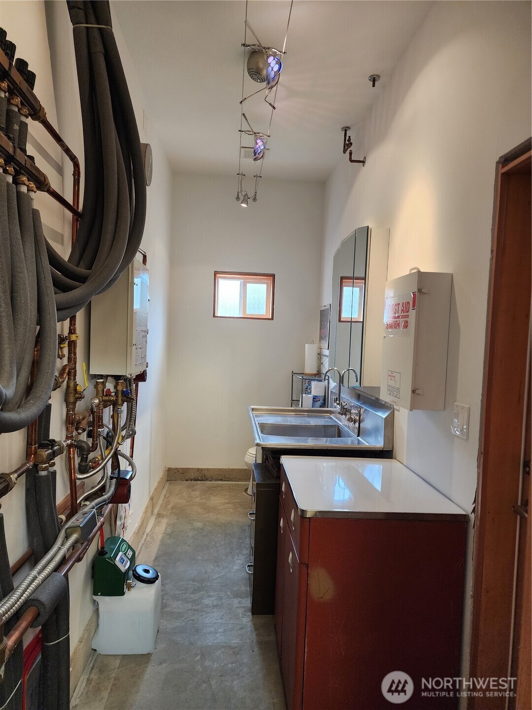 Kirkland, Washington, 98034, United States, 4 Bedrooms Bedrooms, ,3 BathroomsBathrooms,Residential,For Sale,1975566