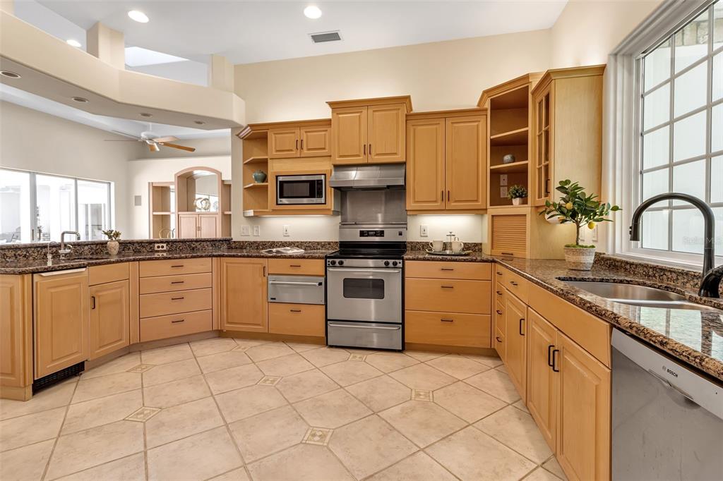 Osprey, Florida, 34229, United States, 4 Bedrooms Bedrooms, ,3 BathroomsBathrooms,Residential,For Sale,1994888