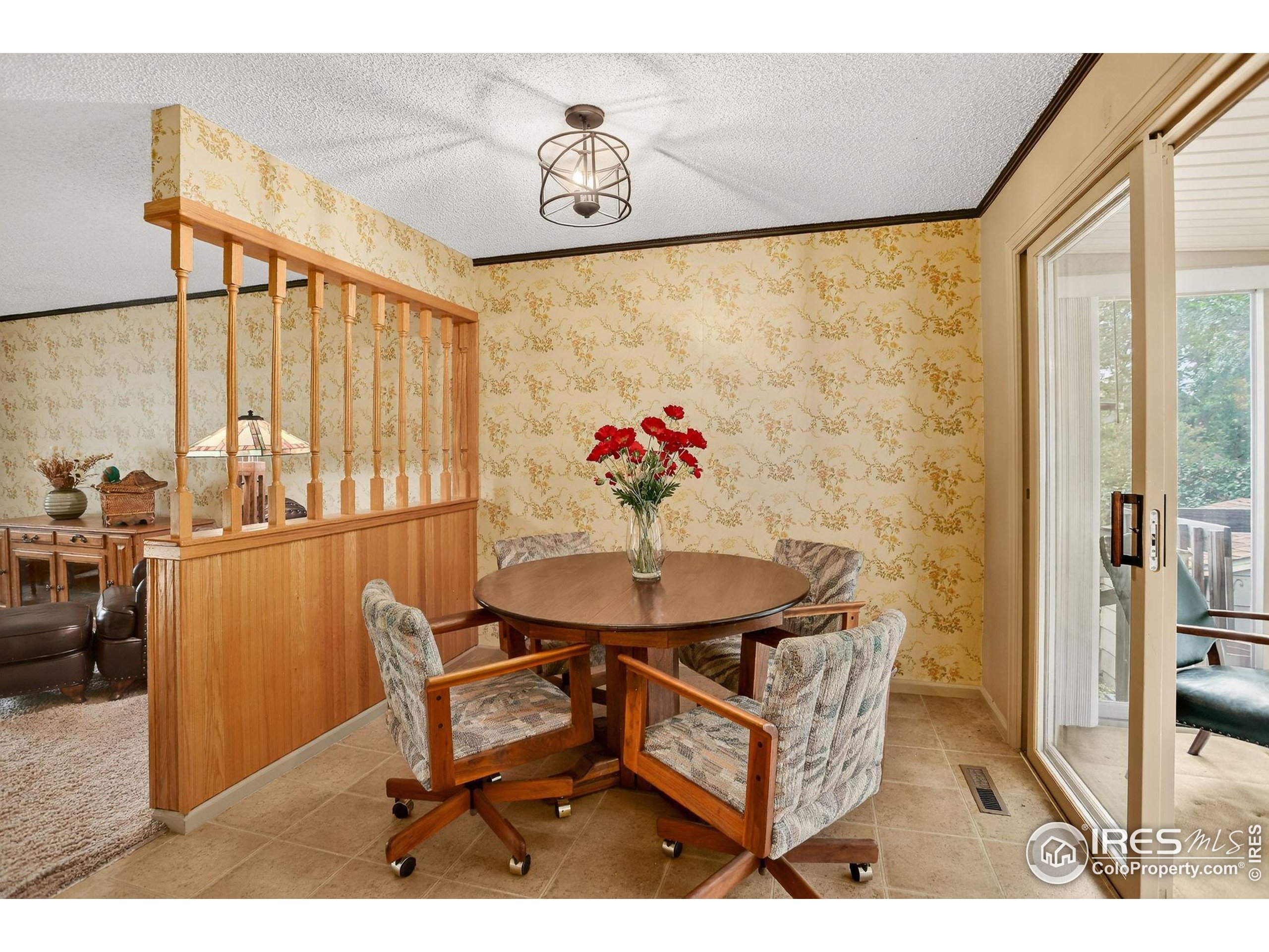 Longmont, Colorado, 80501, United States, 4 Bedrooms Bedrooms, ,2 BathroomsBathrooms,Residential,For Sale,1994687