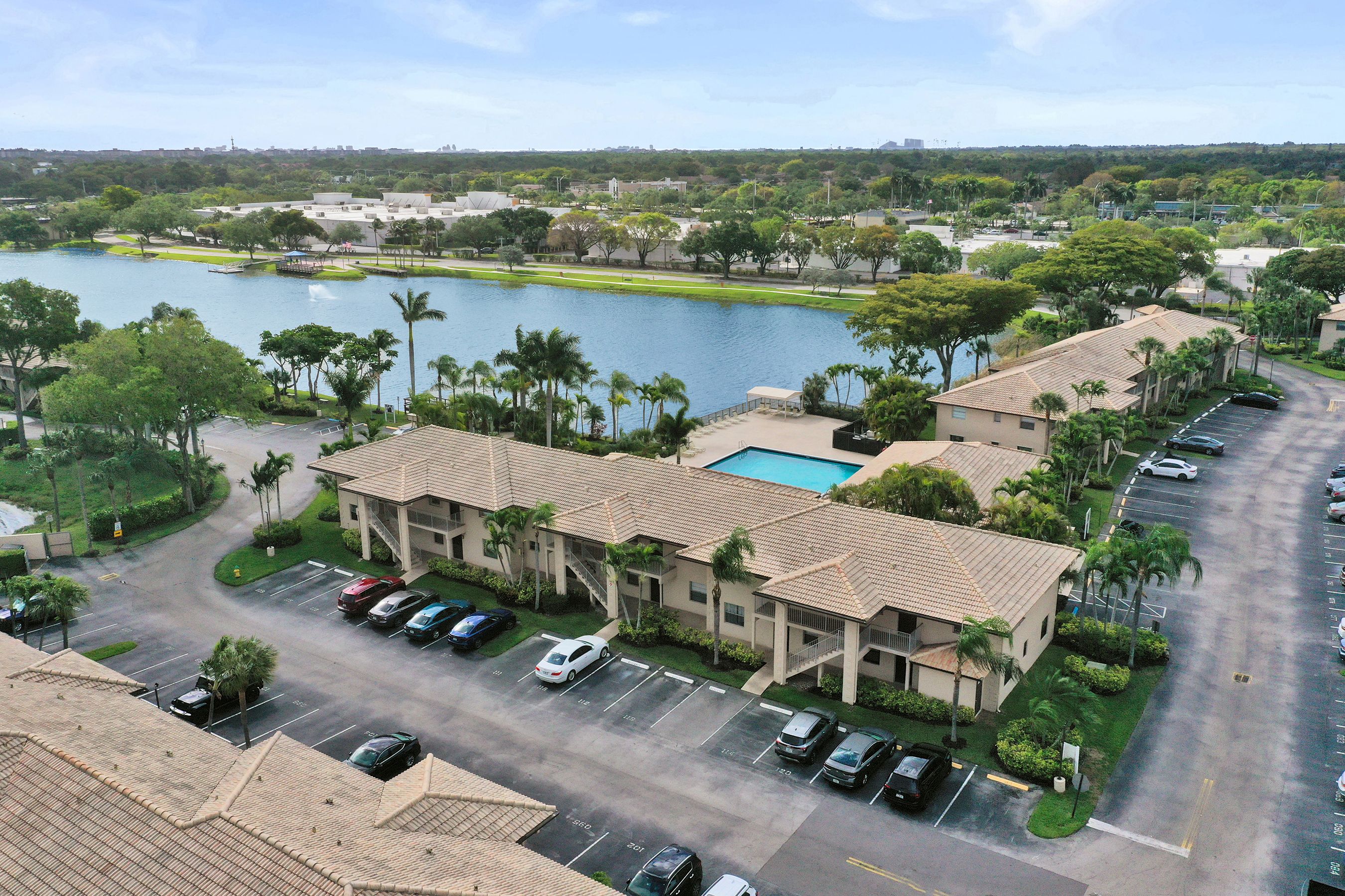  5531 Lakeside Drive, Margate, FL, 33063 - 物件實景
