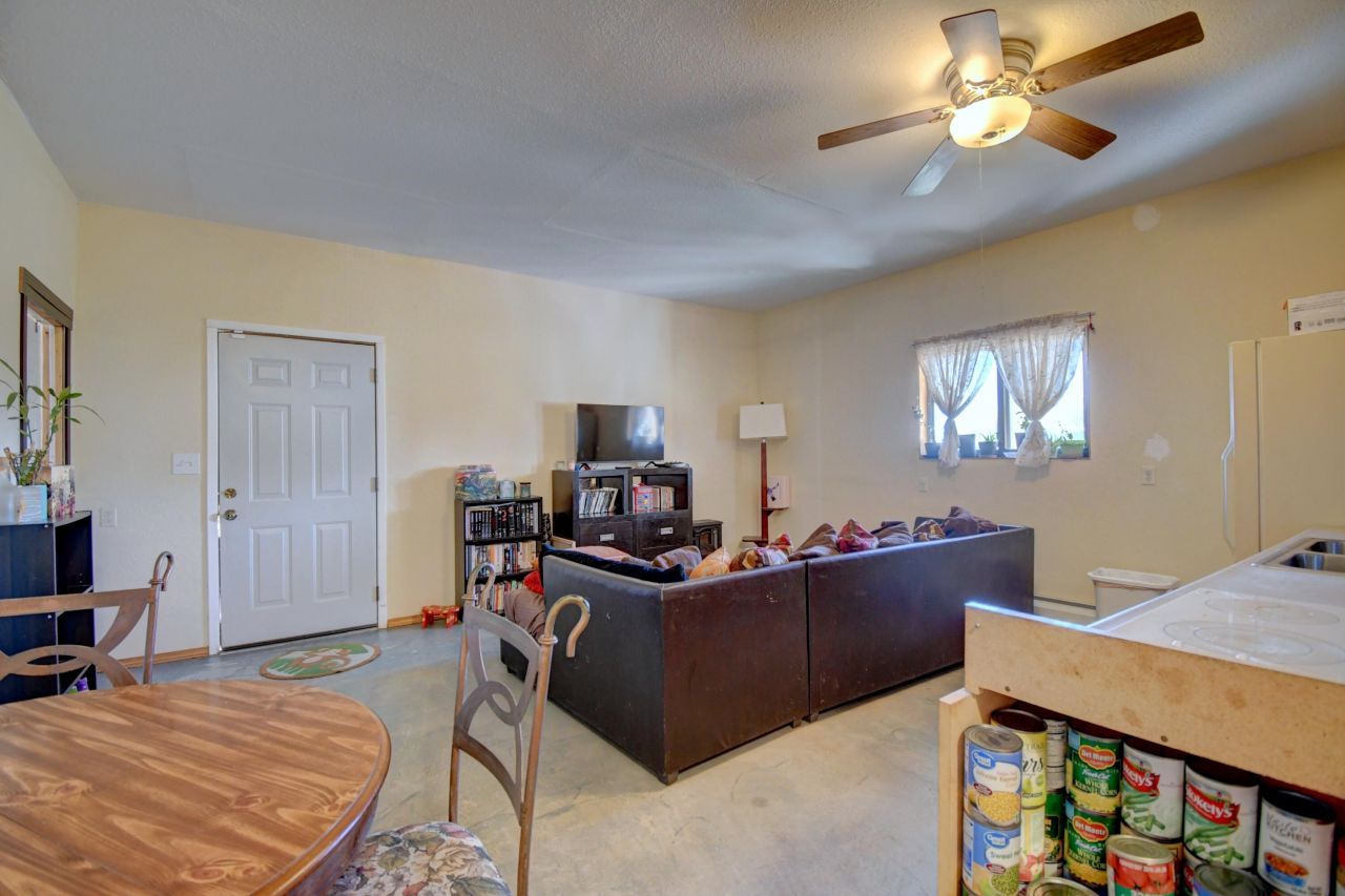 Edgewood, New Mexico, 87015, United States, 6 Bedrooms Bedrooms, ,4 BathroomsBathrooms,Residential,For Sale,1990949