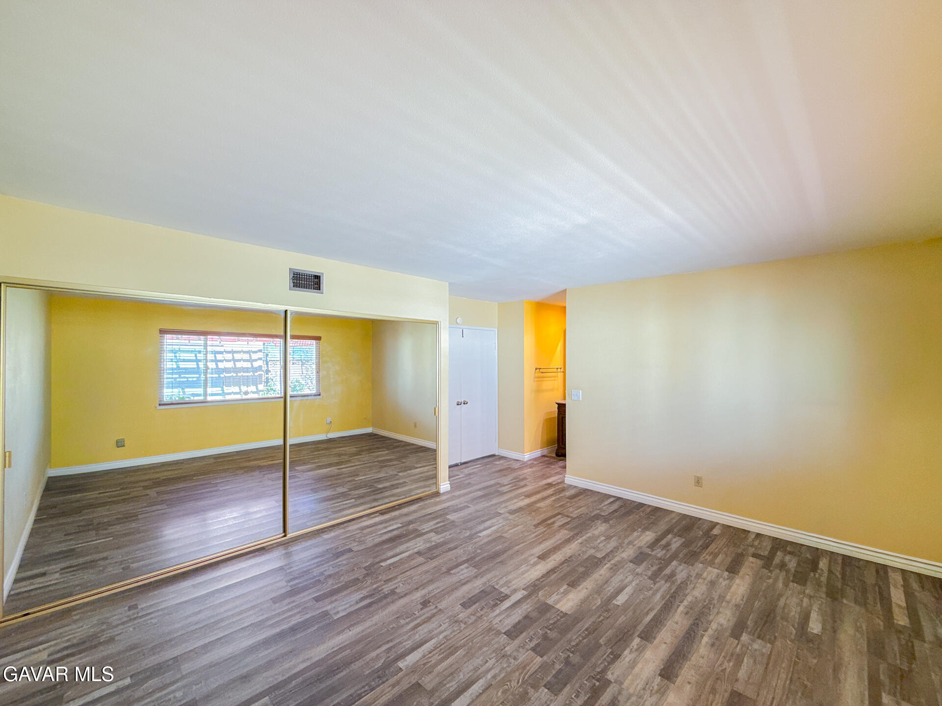 Palmdale, California, 93550, United States, 4 Bedrooms Bedrooms, ,2 BathroomsBathrooms,Residential,For Sale,2028325