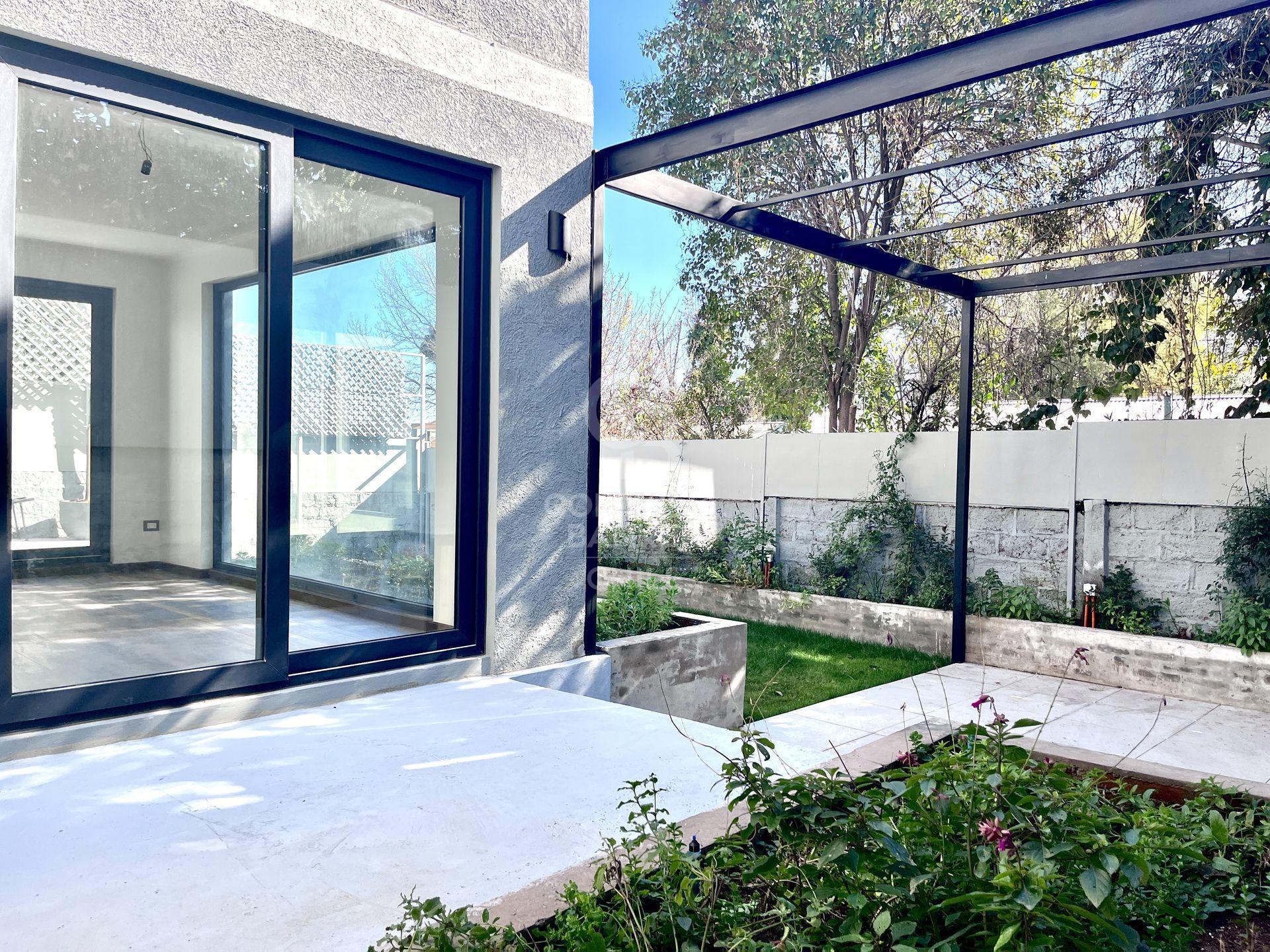 Vitacura, Chile, 3 Bedrooms Bedrooms, ,4 BathroomsBathrooms,Residential,For Sale,1898665