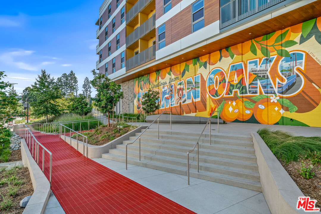 Sherman Oaks, California, 91423, United States, 3 Bedrooms Bedrooms, ,3 BathroomsBathrooms,Residential,For Sale,1927164