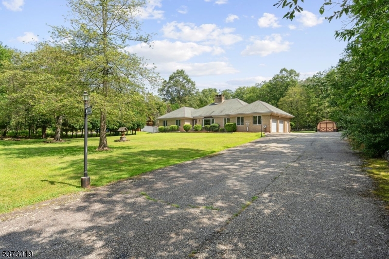Blairstown Twp., New Jersey, 07832, United States, 3 Bedrooms Bedrooms, ,2 BathroomsBathrooms,Residential,For Sale,1898637