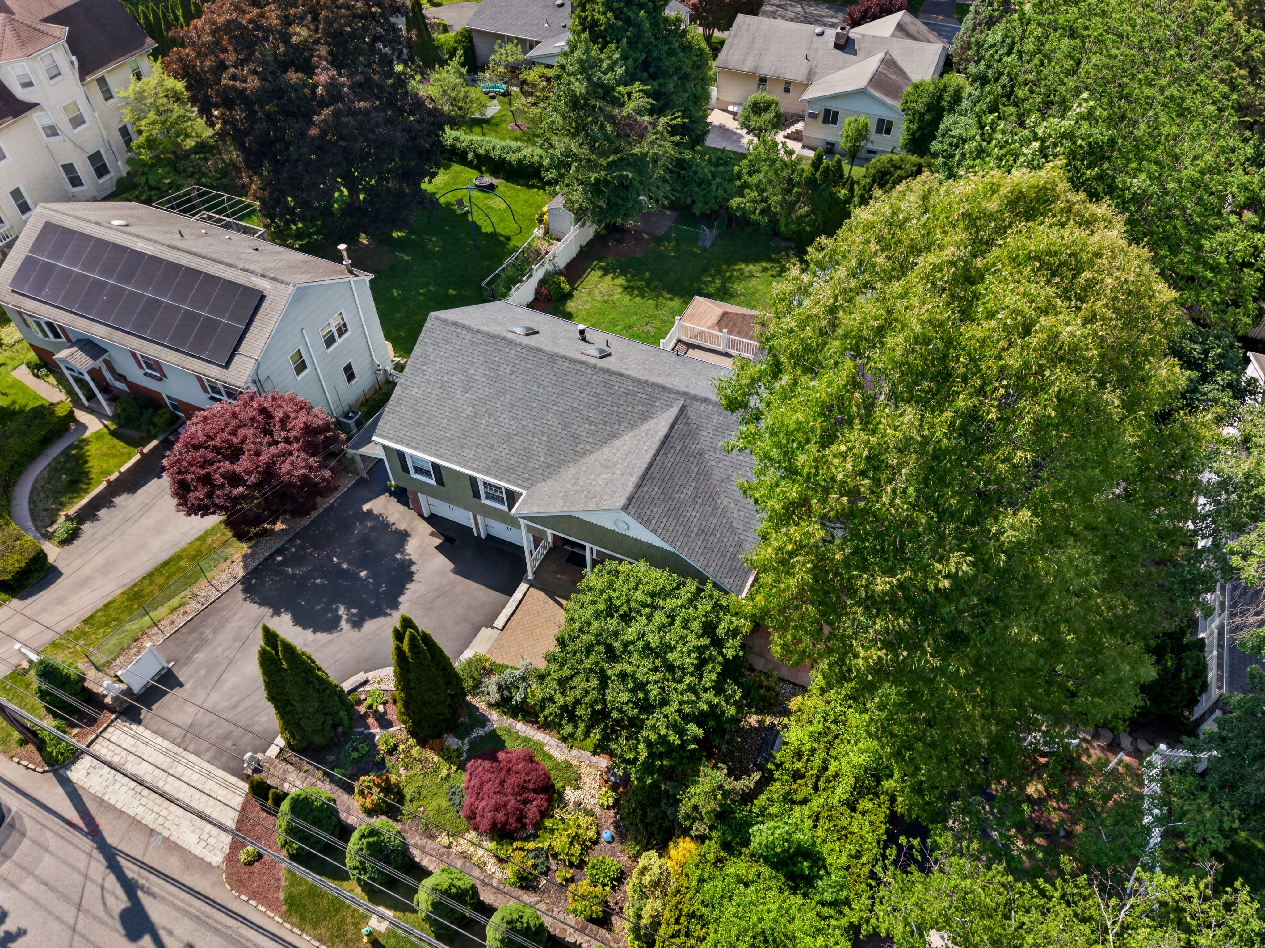  585 Bedford Road - 物件實景