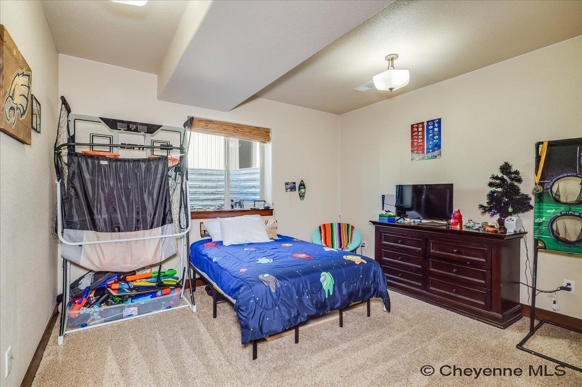 Cheyenne, Wyoming, 82009, United States, 5 Bedrooms Bedrooms, ,3 BathroomsBathrooms,Residential,For Sale,1989726