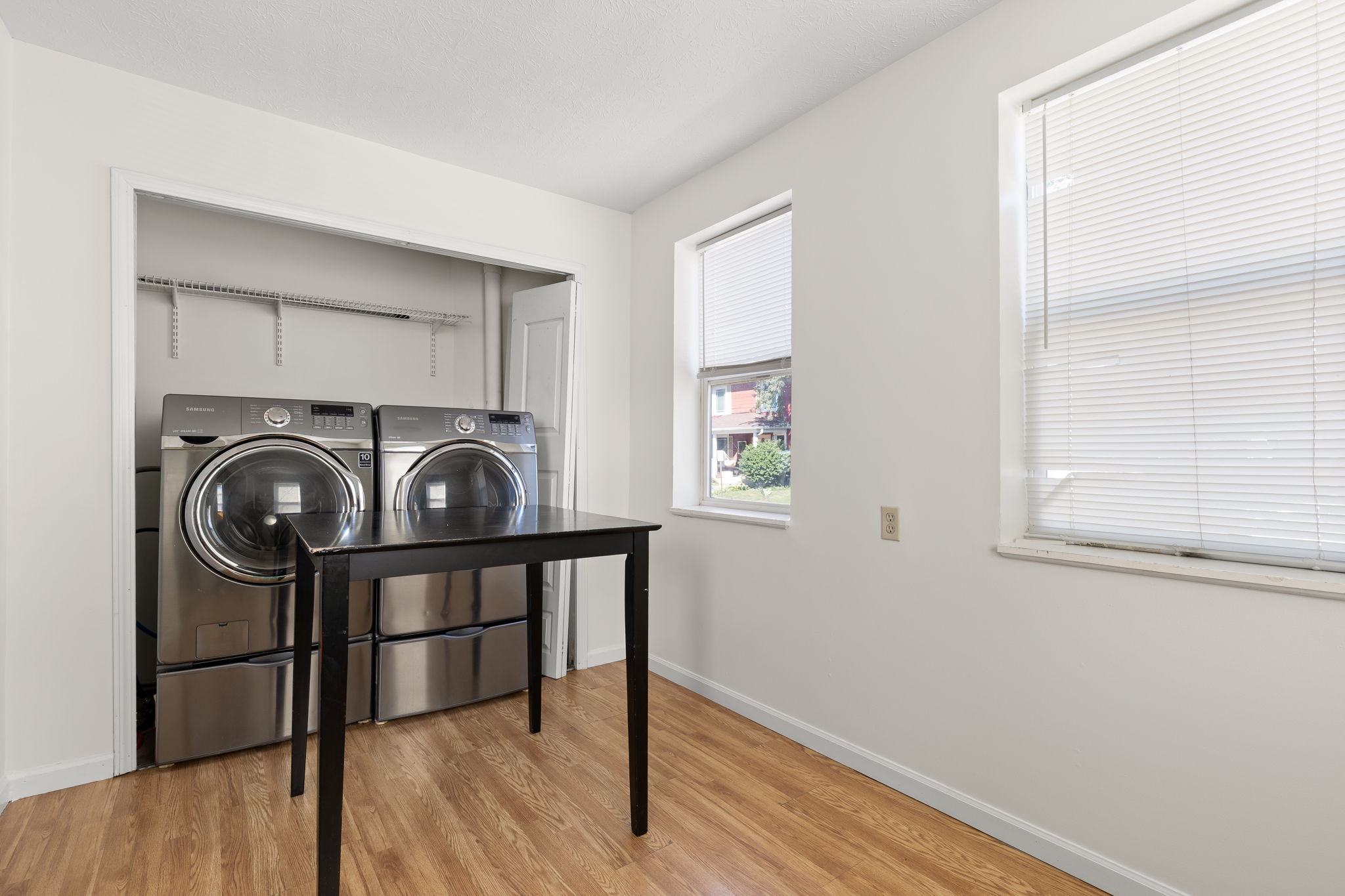  Noblesville Triplex Ready to be Made Your Own - 物件實景