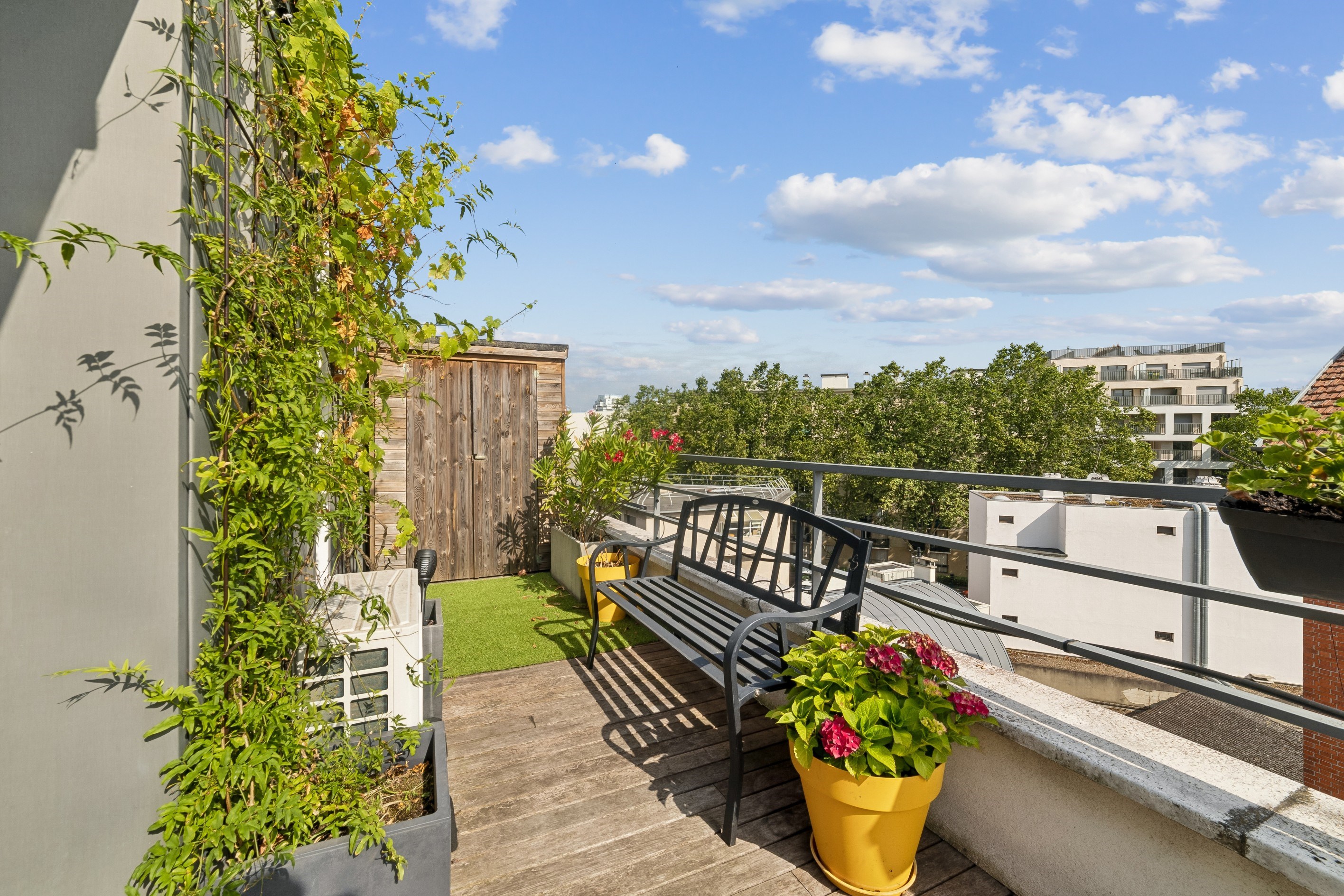  Issy-les-Moulineaux (City Centre) – Top floor 2-bedroom apartment with terrace … - 物件實景