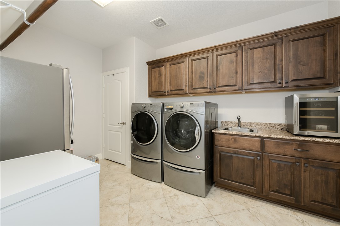 Iola, Texas, 77861, United States, 3 Bedrooms Bedrooms, ,3 BathroomsBathrooms,Residential,For Sale,1896848