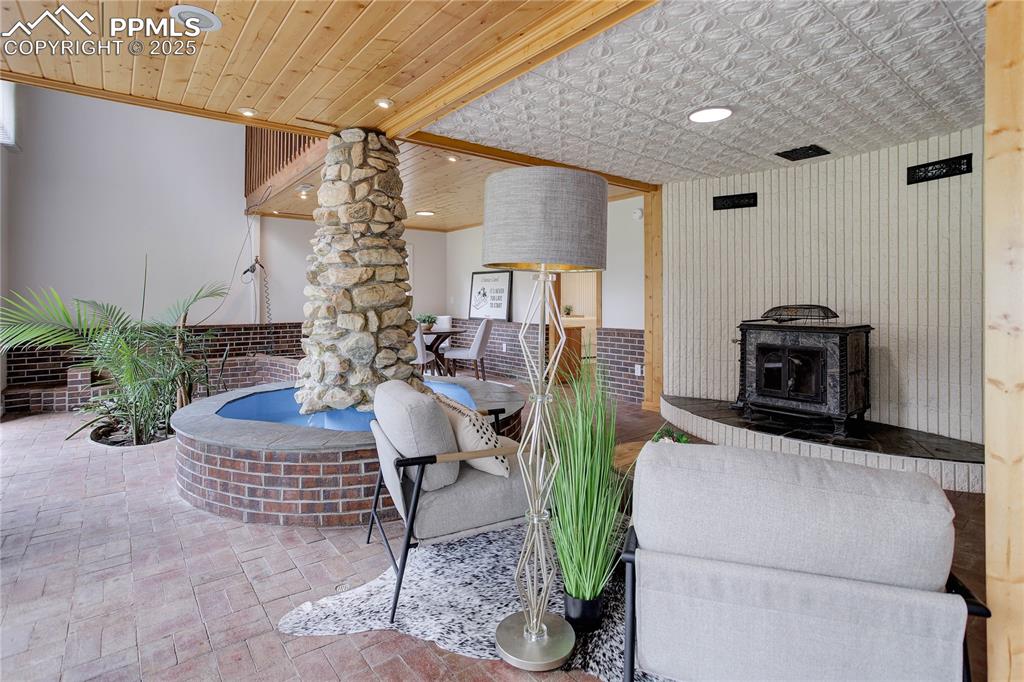 Colorado Springs, Colorado, 80908, United States, 3 Bedrooms Bedrooms, ,1 BathroomBathrooms,Residential,For Sale,1836722