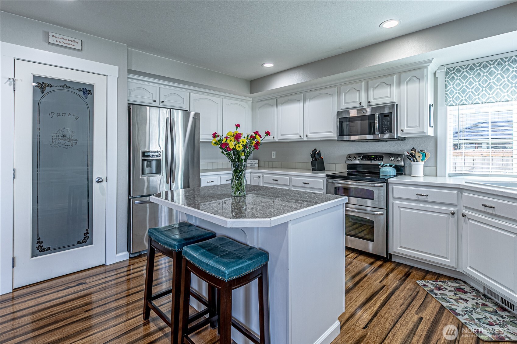 Tacoma, Washington, 98445, United States, 3 Bedrooms Bedrooms, ,3 BathroomsBathrooms,Residential,For Sale,1857304